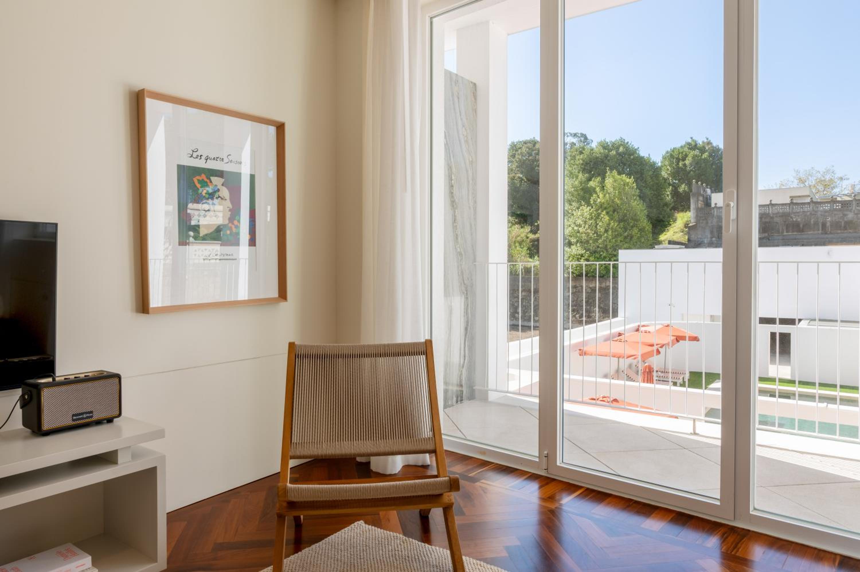 Standard Apartment with Balcony and Pool View