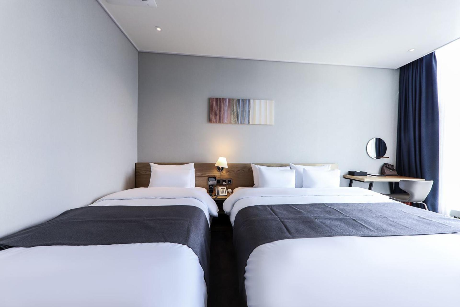 Superior Twin Room with Sea View