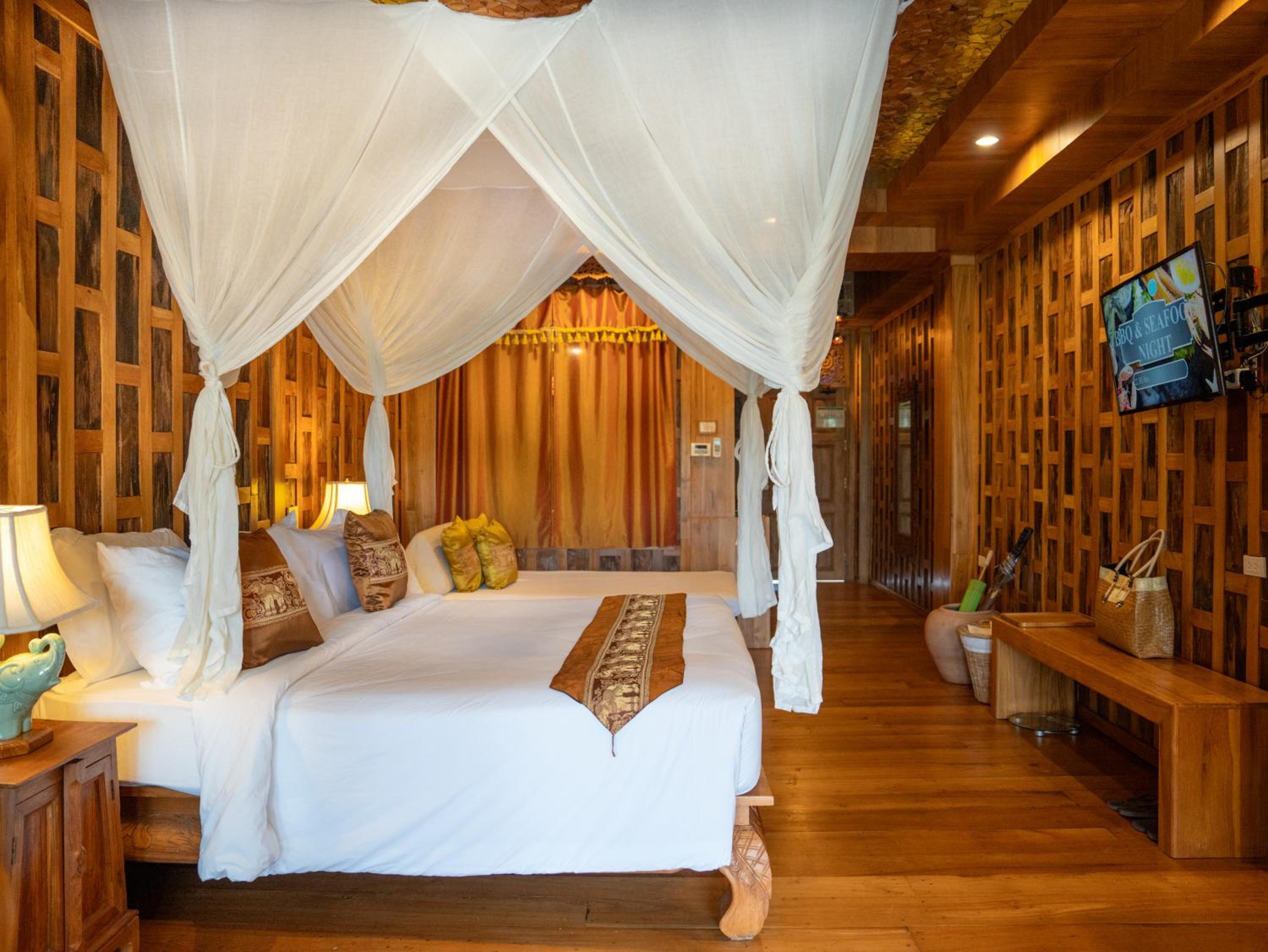 Pool Suite Water View - Free Dinner Set for 2 People 