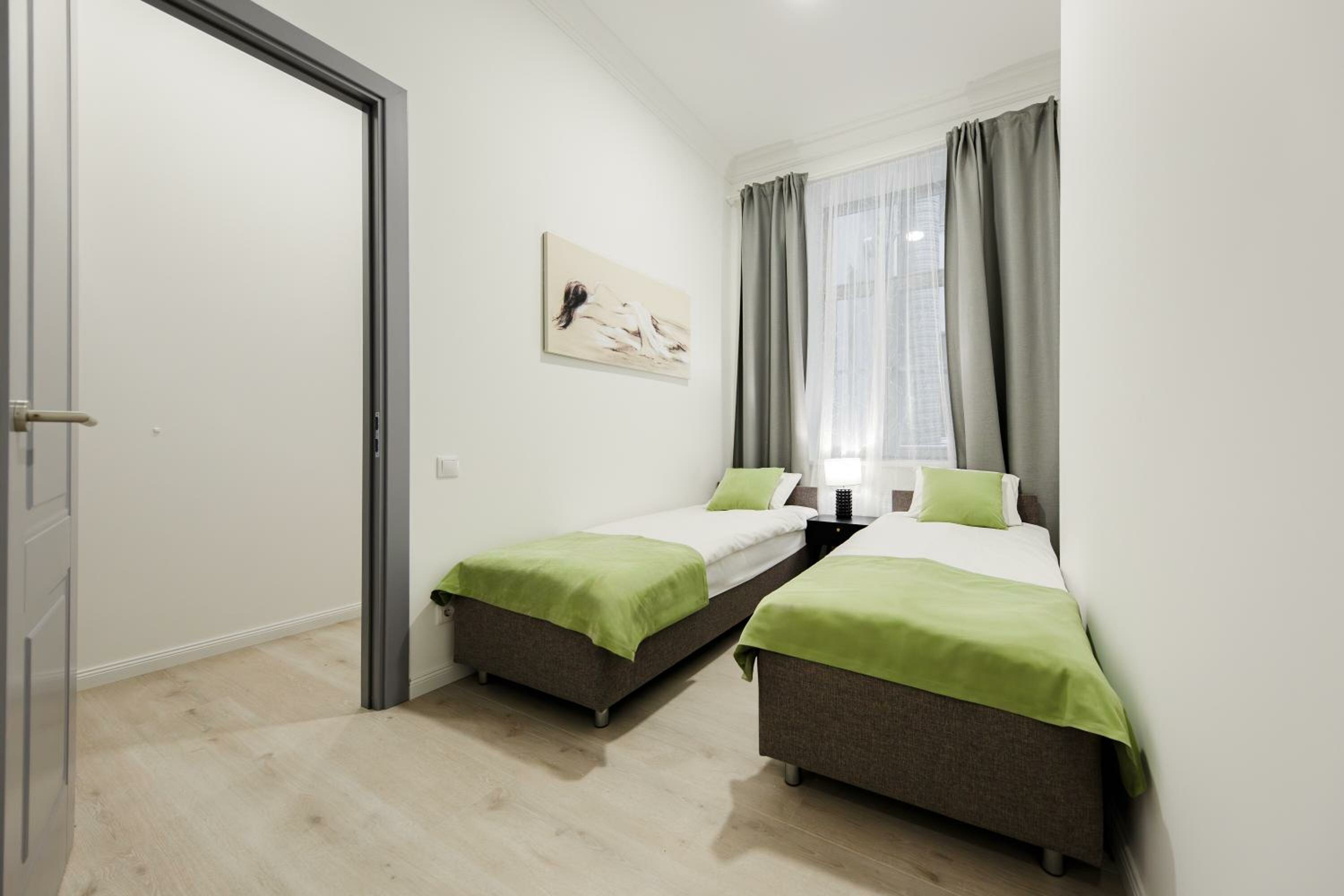 One-Bedroom Apartment (Twin Beds)