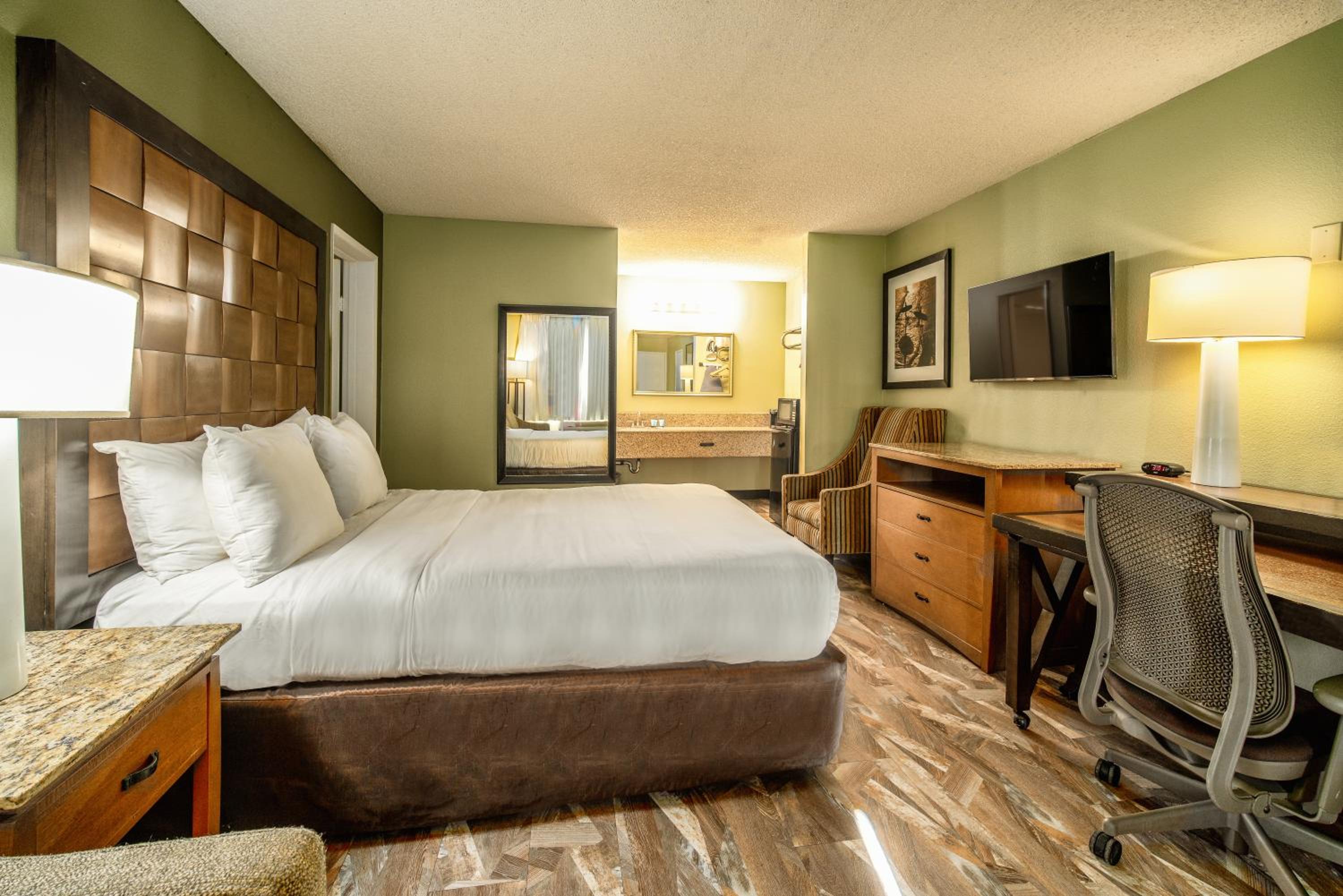 Two Bedroom Suite, 2 Queen Beds with Sofa Bed, 2 Bathrooms, Non Smoking