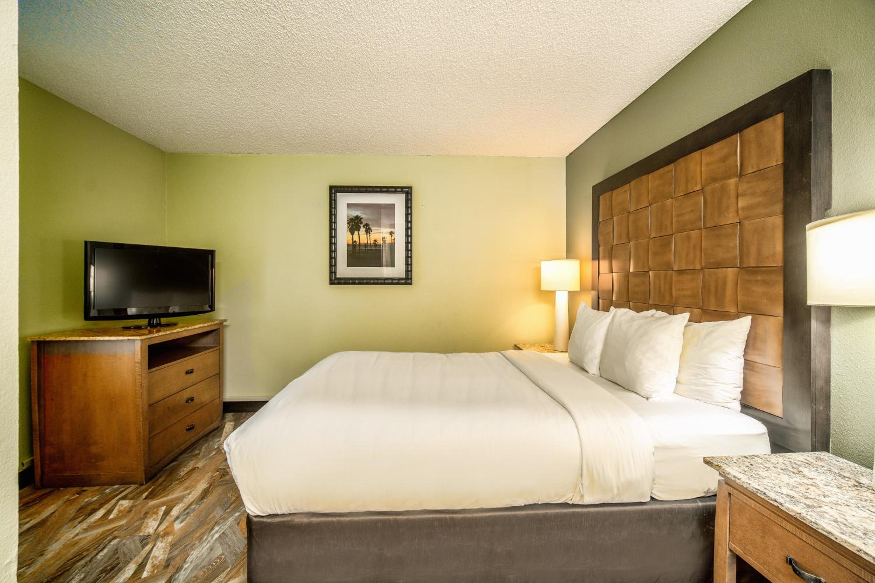 Two Bedroom Suite, 2 Queen Beds with Sofa Bed, 2 Bathrooms, Non Smoking