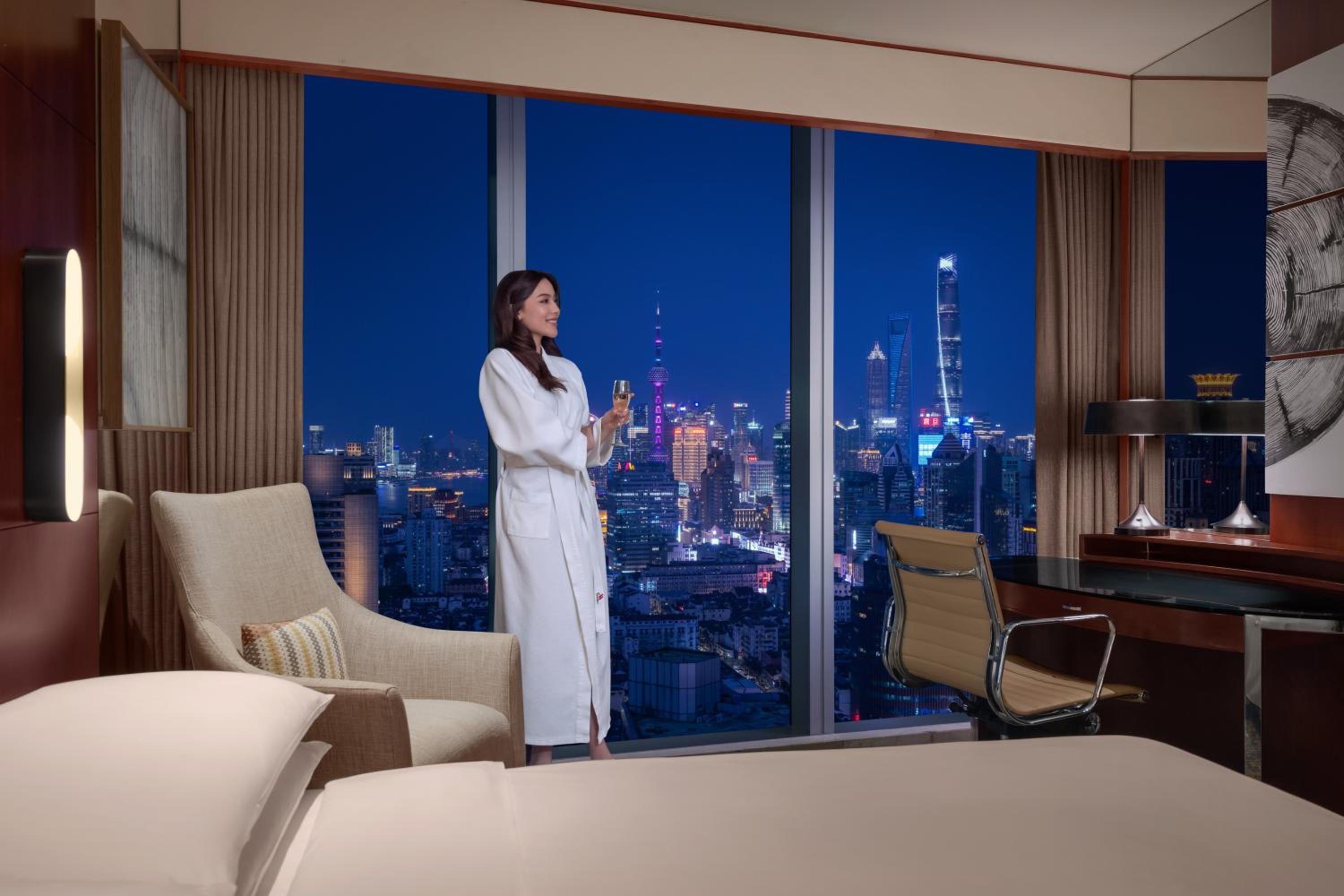 Executive King Room with Bund View - Club Lounge Access