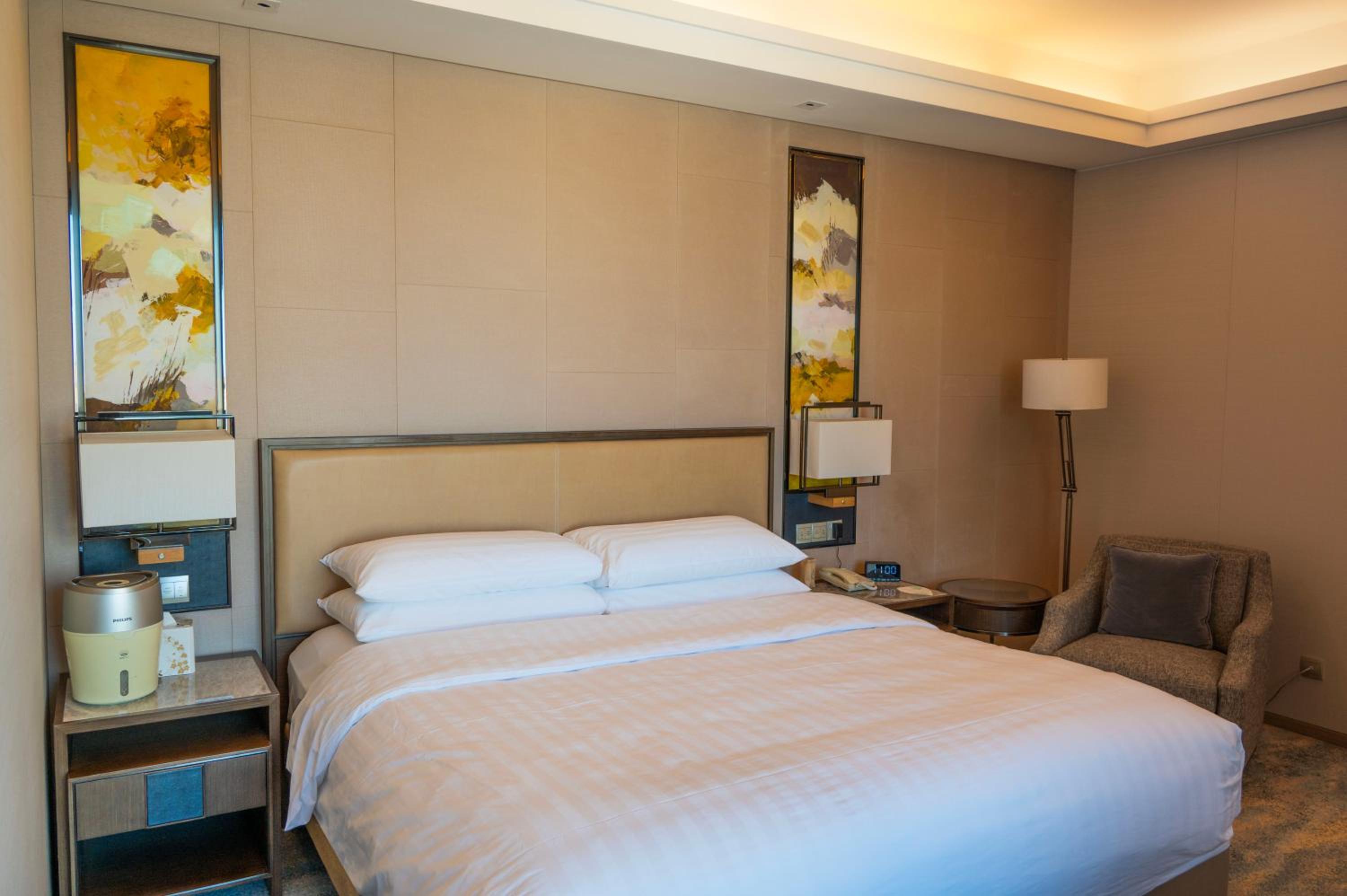 Deluxe City View King