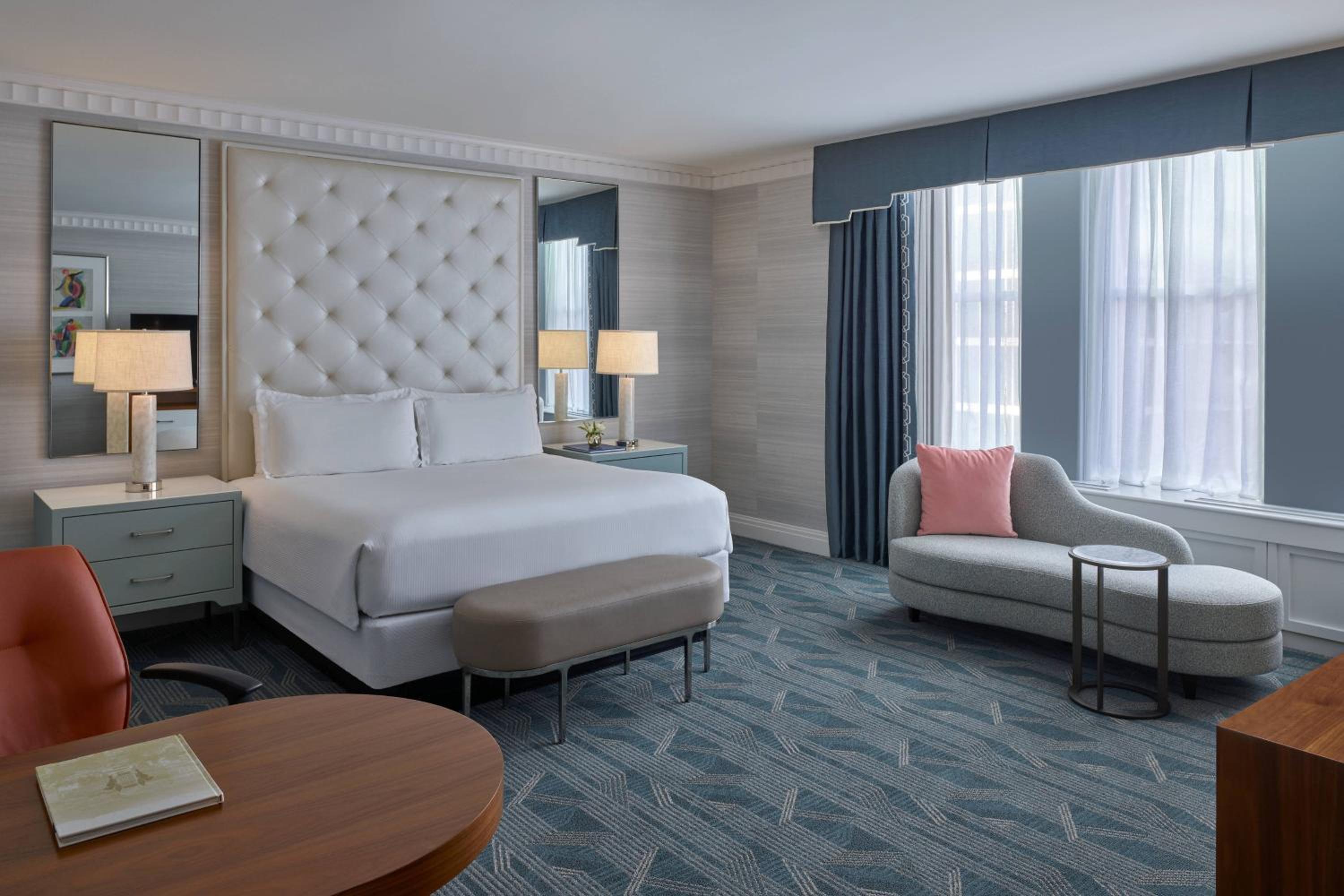 One-Bedroom Beatles King Suite with City View