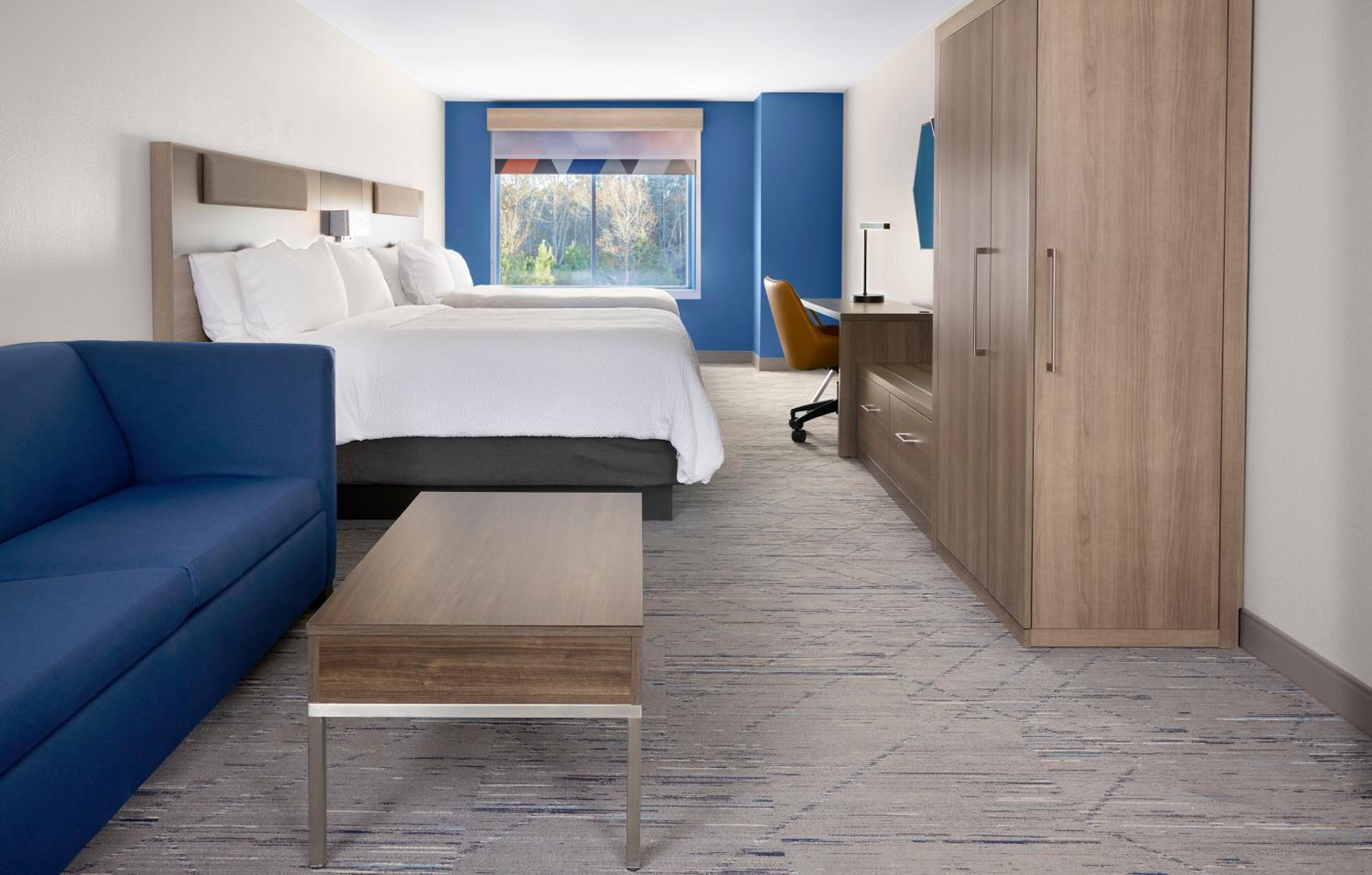 Queen Suite with Two Queen Beds
