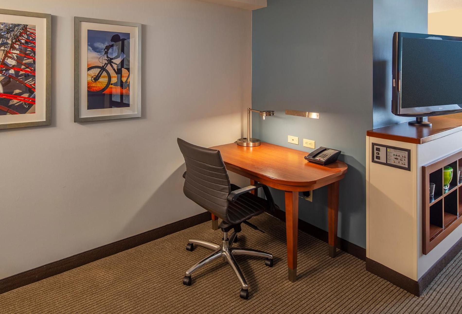 Corner King Room with Sofa Bed