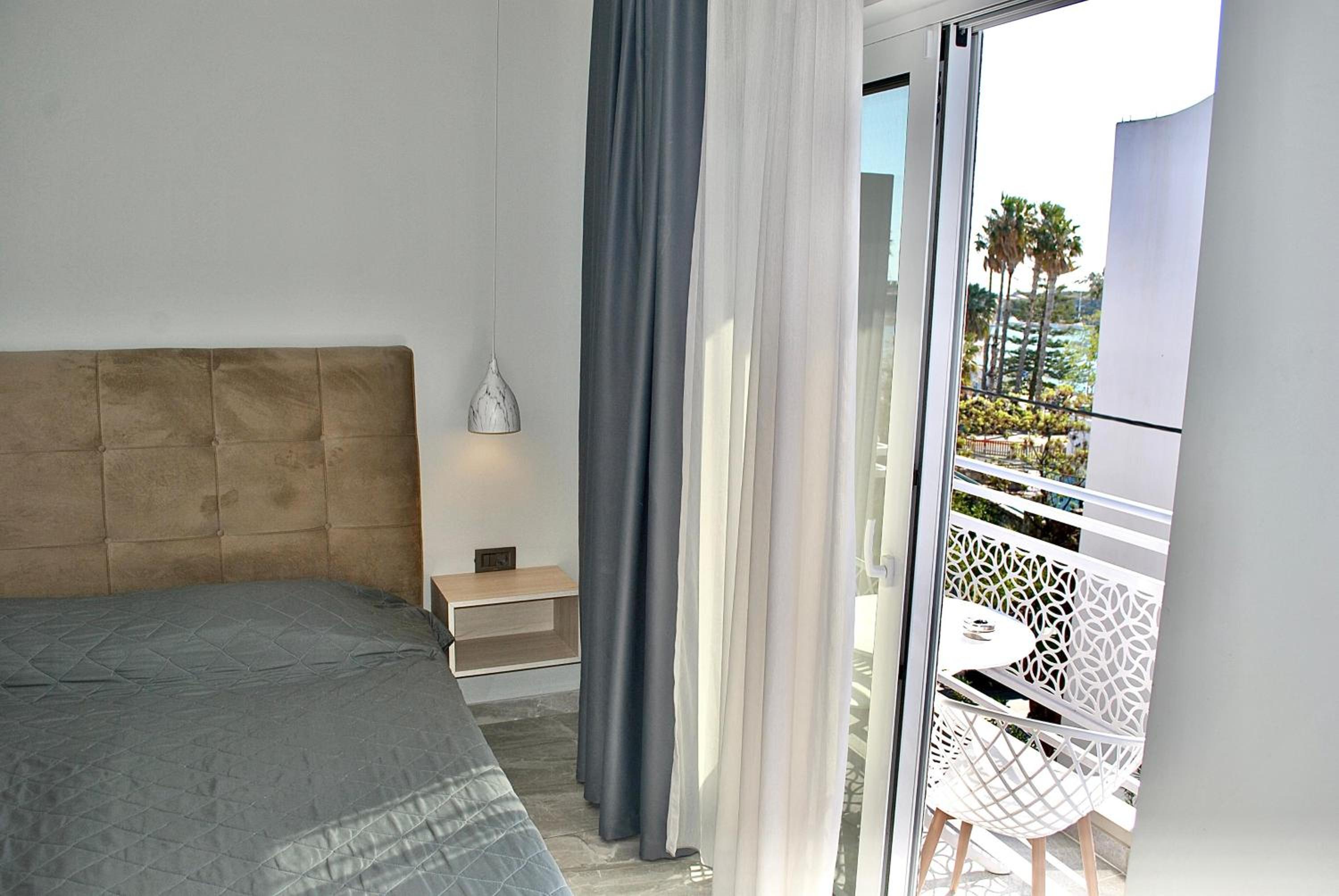 Deluxe Double or Twin Room with Balcony