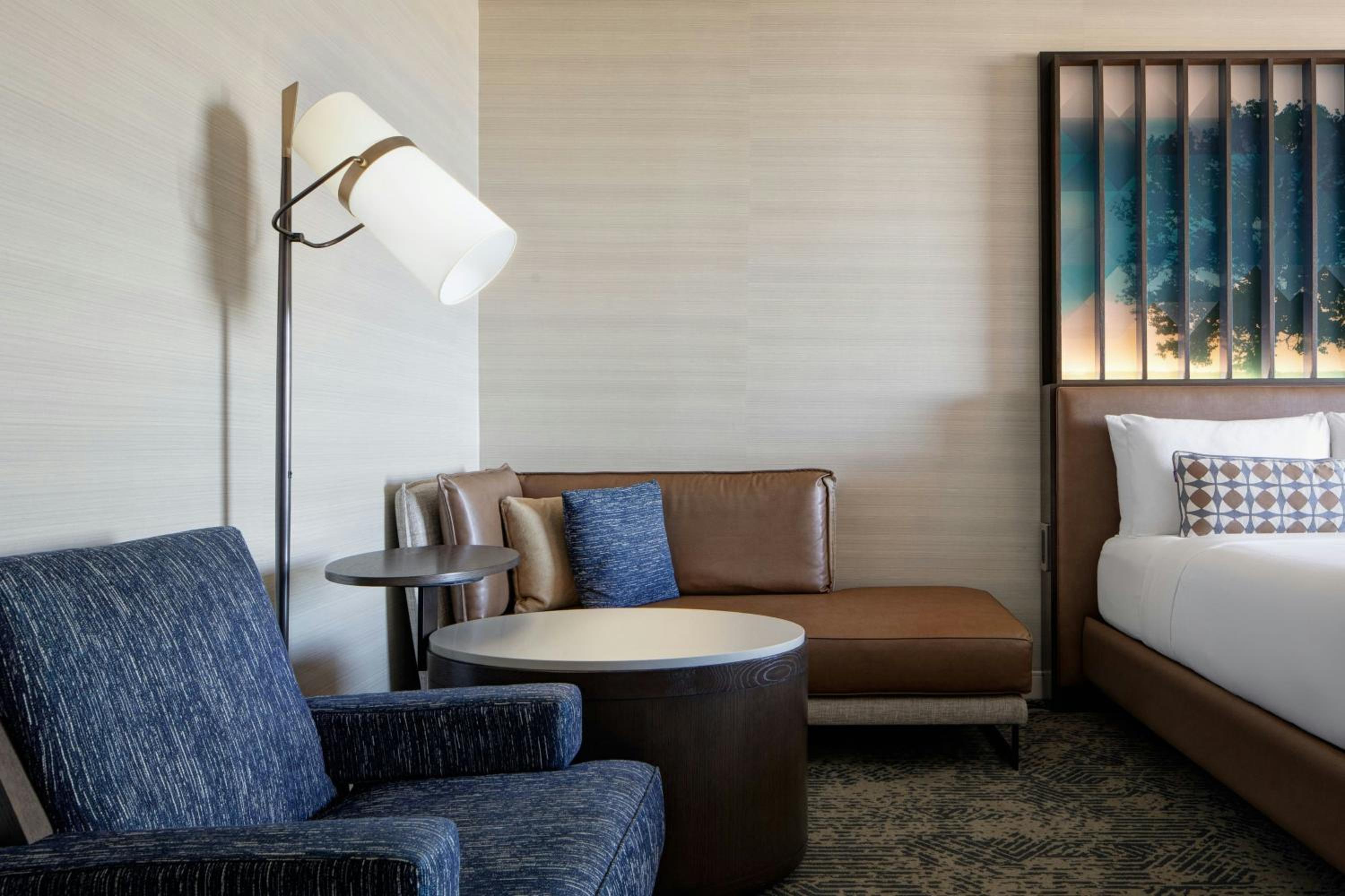 King Room with Pool View - Hearing Accessible