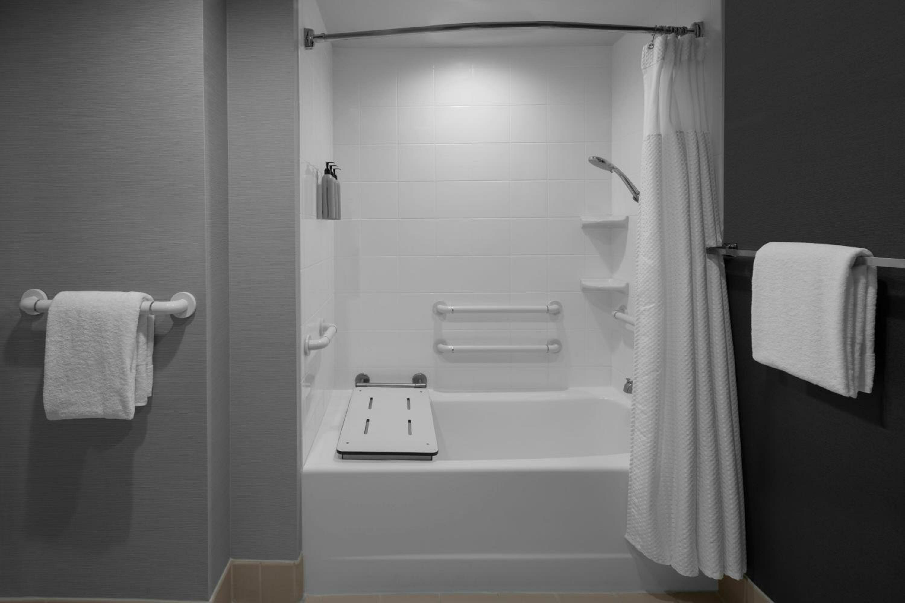 King Room with Sofa Bed - Hearing Accessible