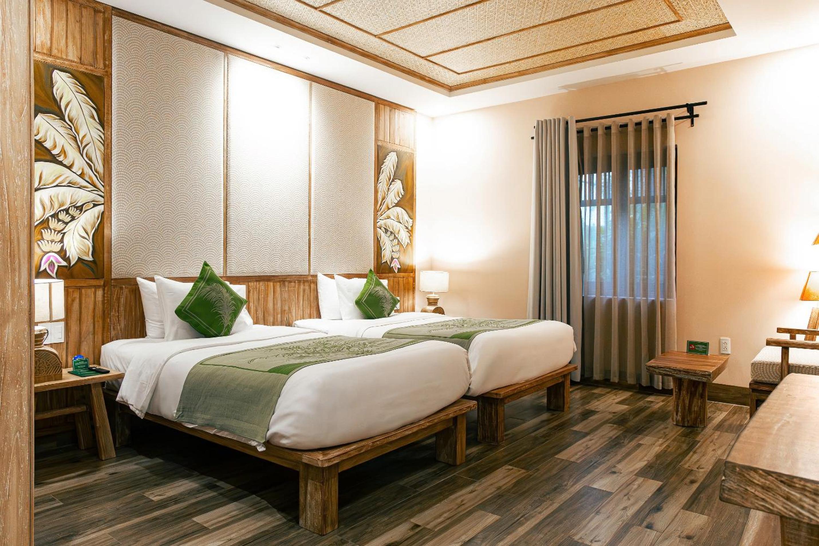 03 Bedroom Villa with Garden View