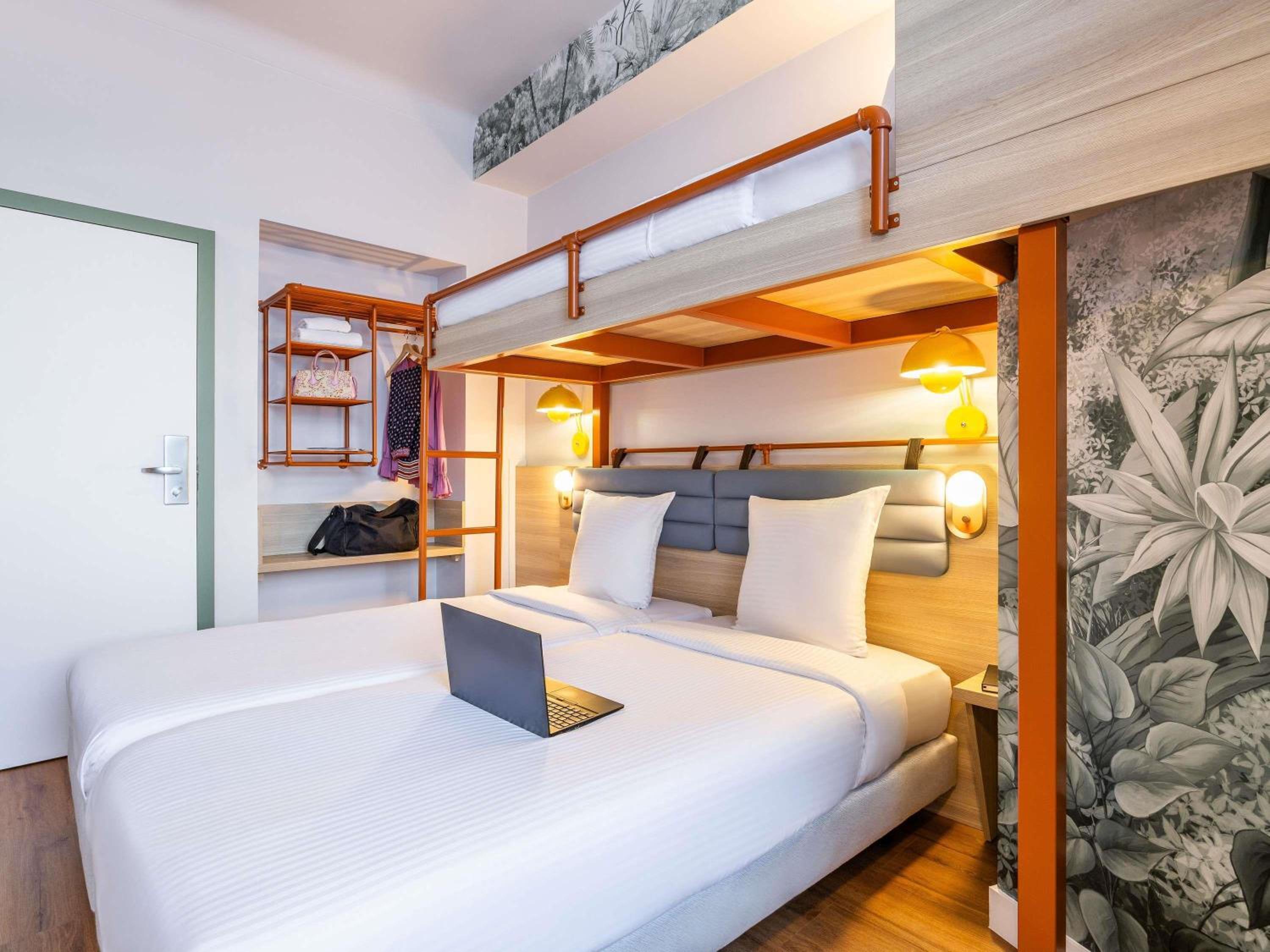 Family Room with Queen Bed, Bunk Bed and Single Bed