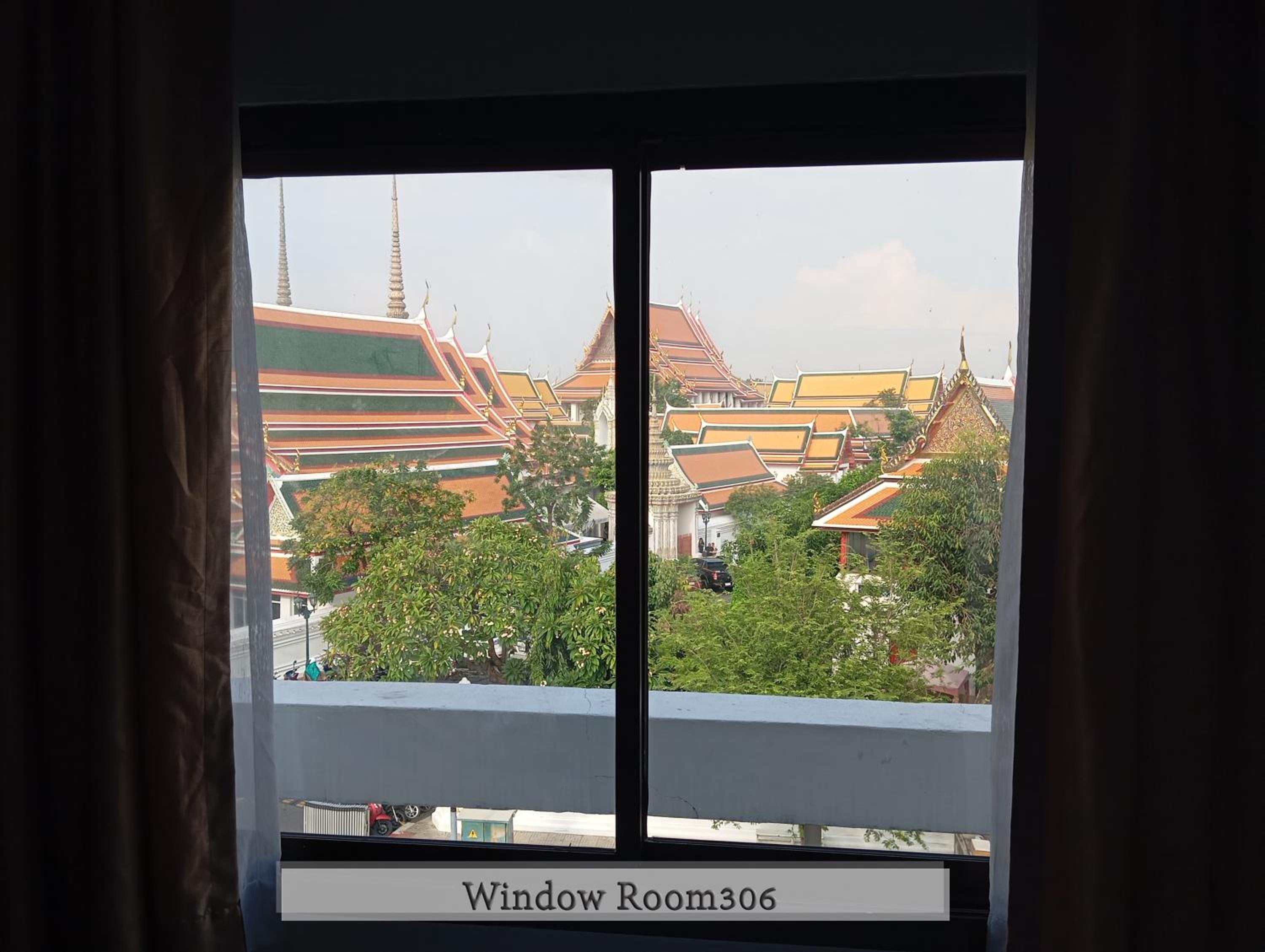 Deluxe Double Room (2 Adults + 1 Child)