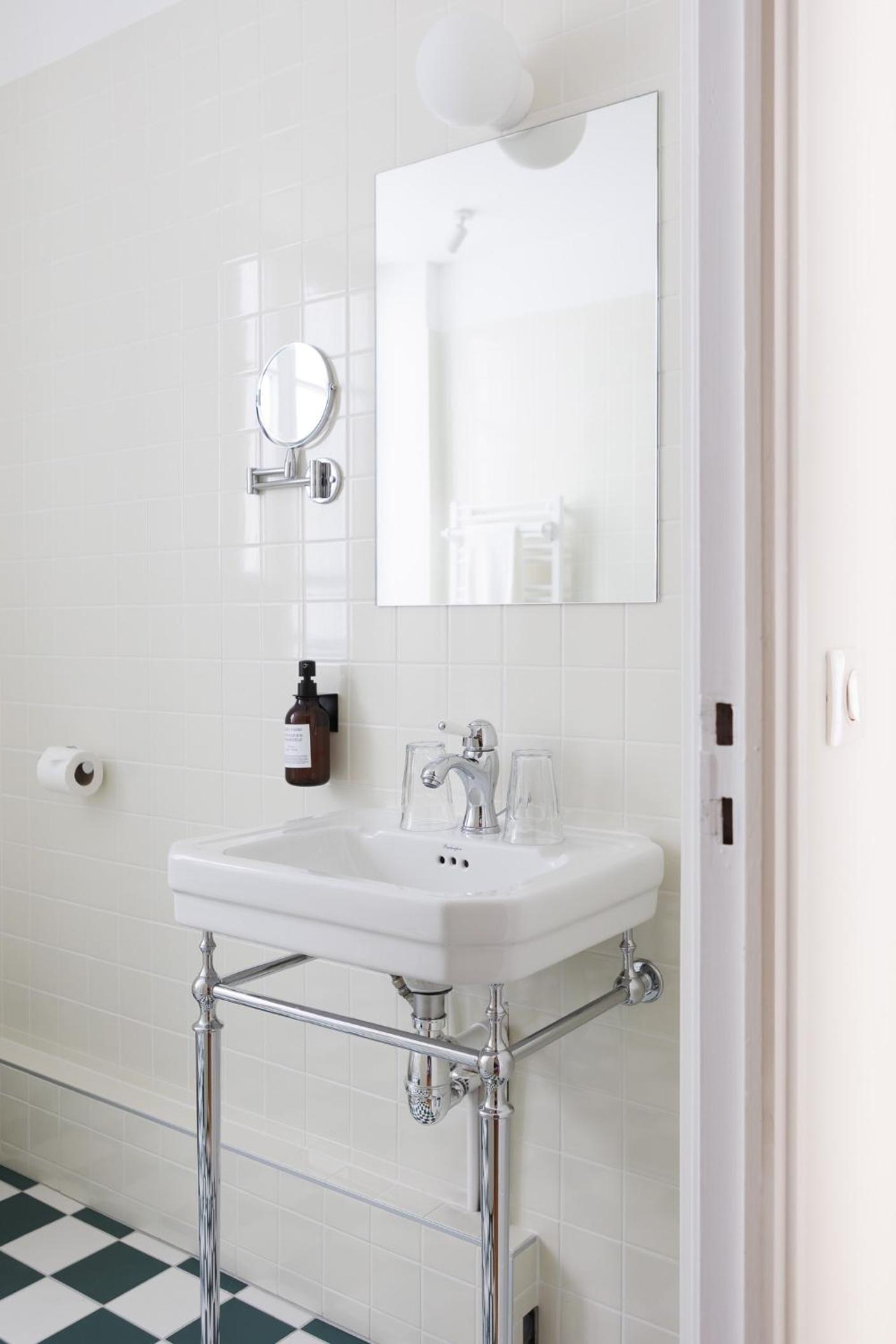 Superior Family Room  "La Maison" 