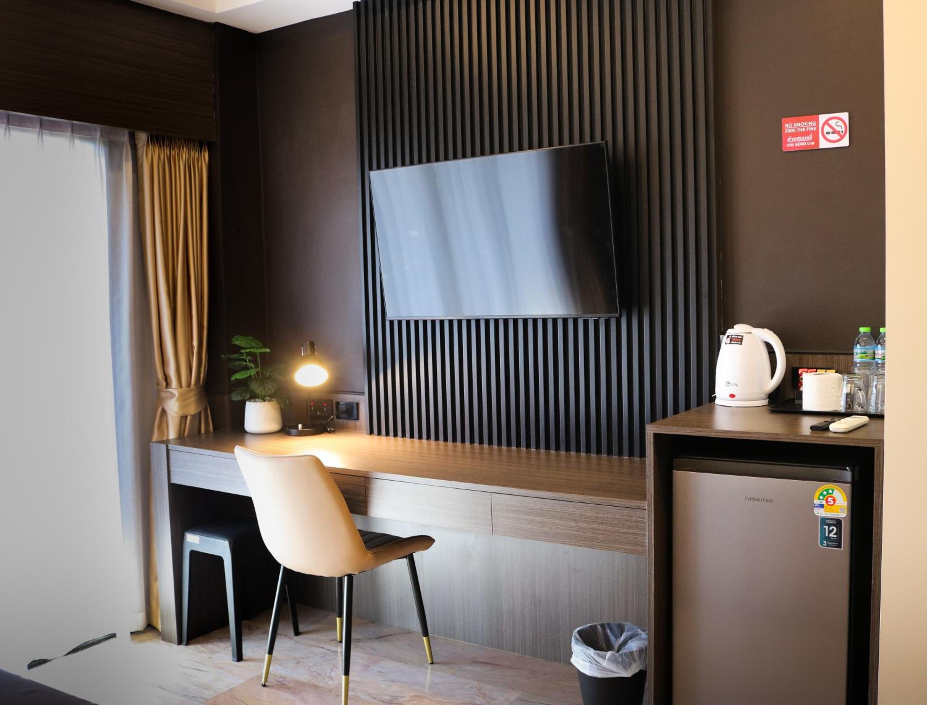 Deluxe King Room