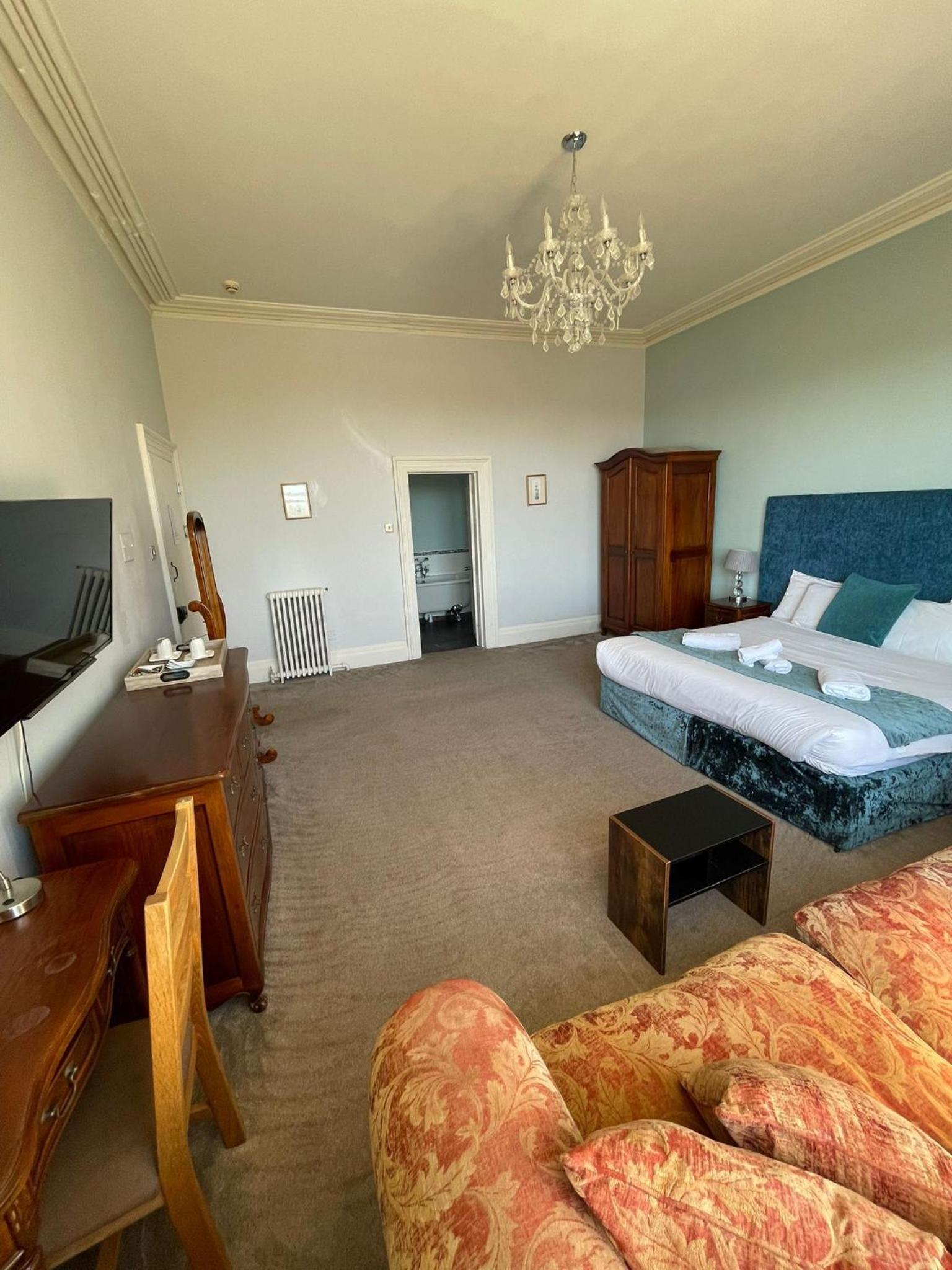 Deluxe Suite with Sea View