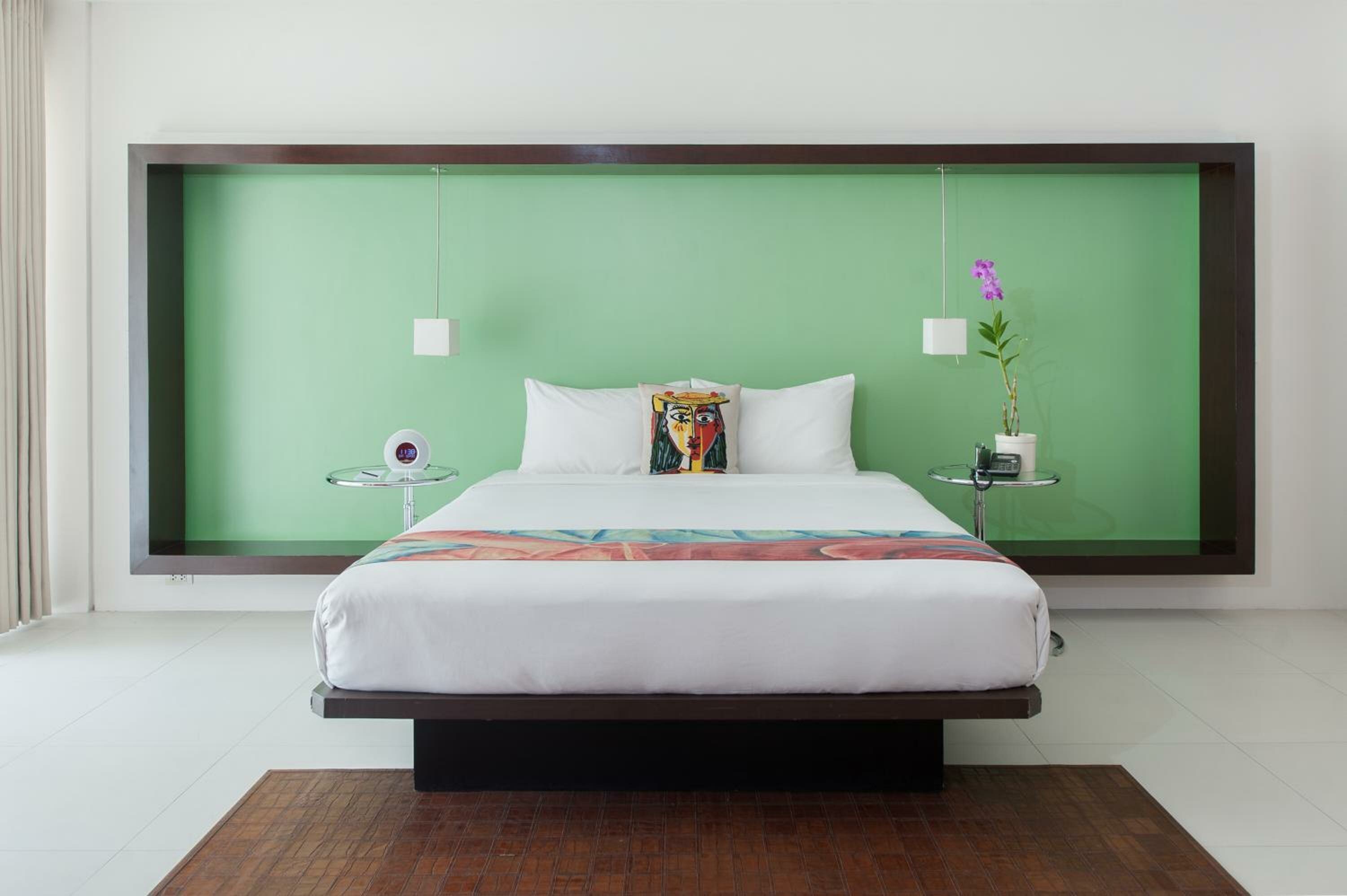 Barcelona Suite (With Bathtub)