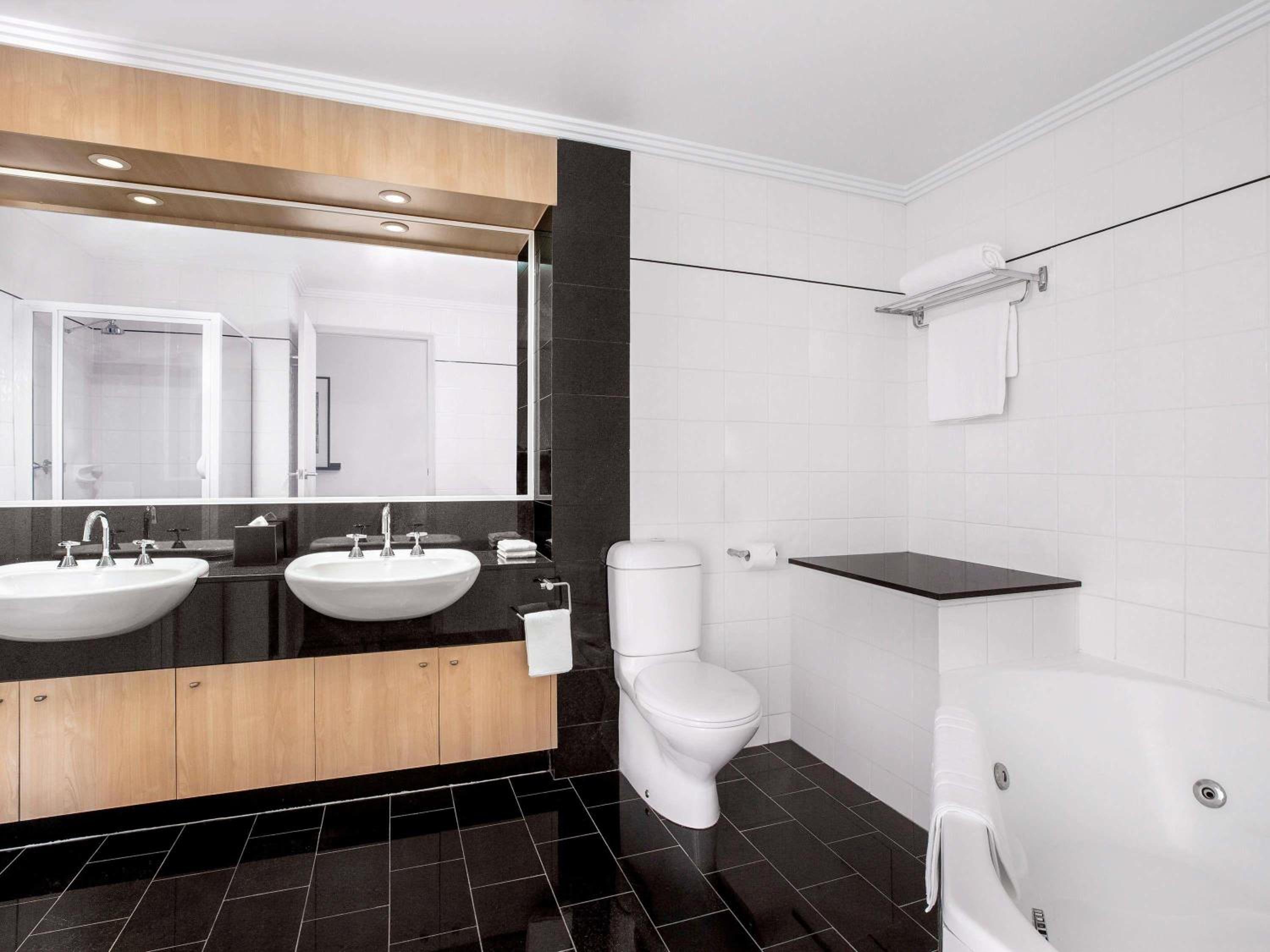 One-Bedroom Deluxe Apartment