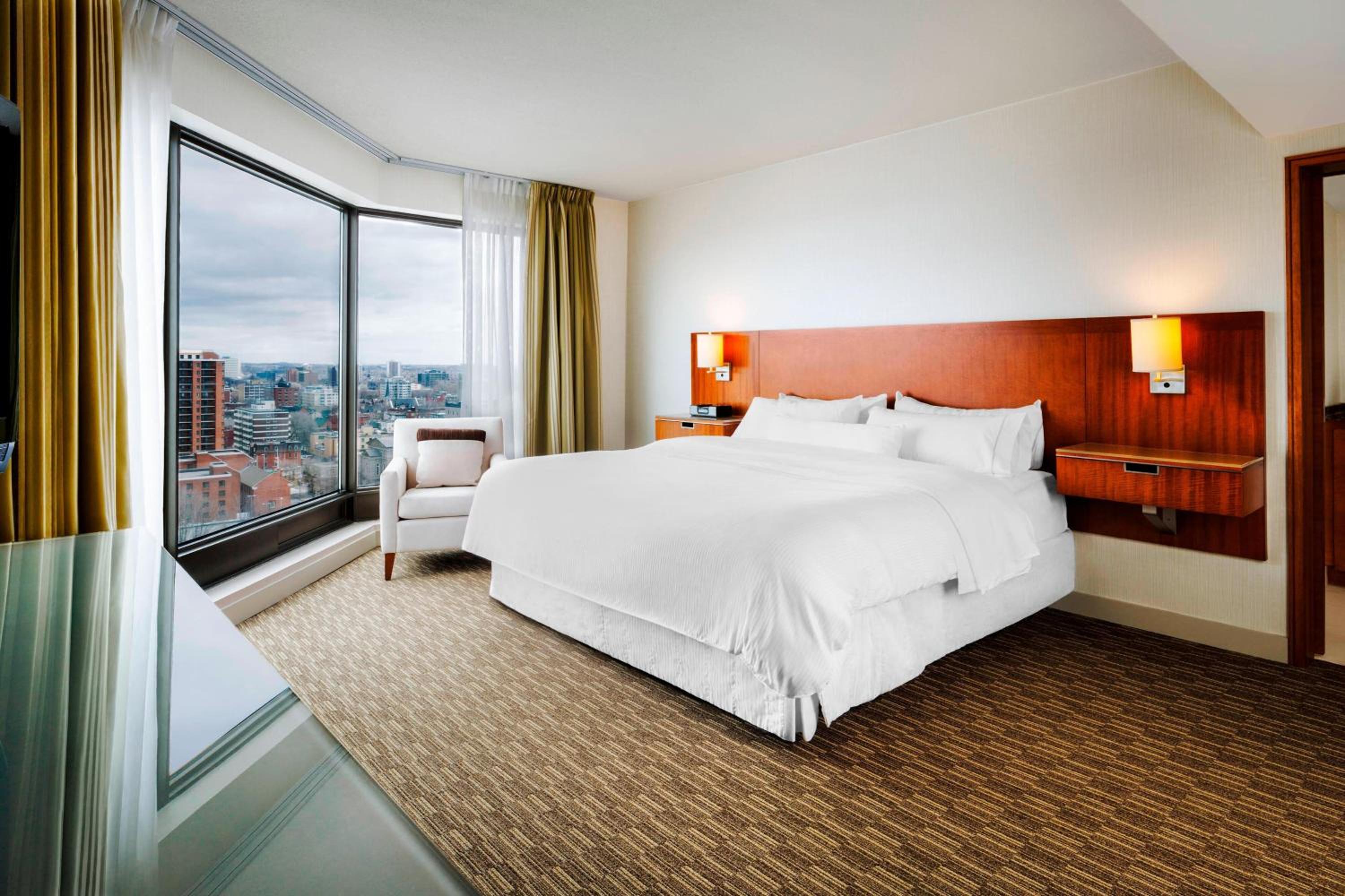 Junior Suite, 1 King, Sofa bed,  City View