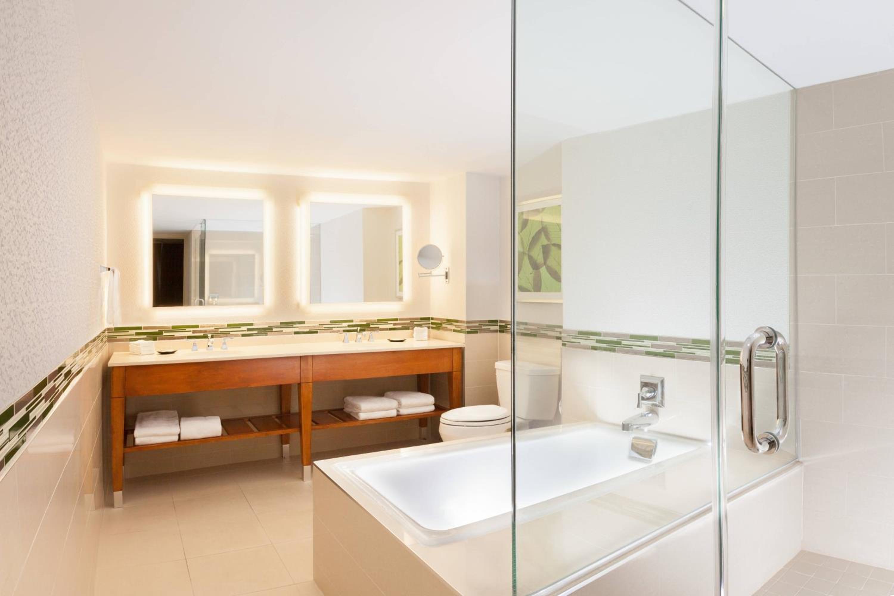 Junior Suite, 1 King, Sofa bed,  City View