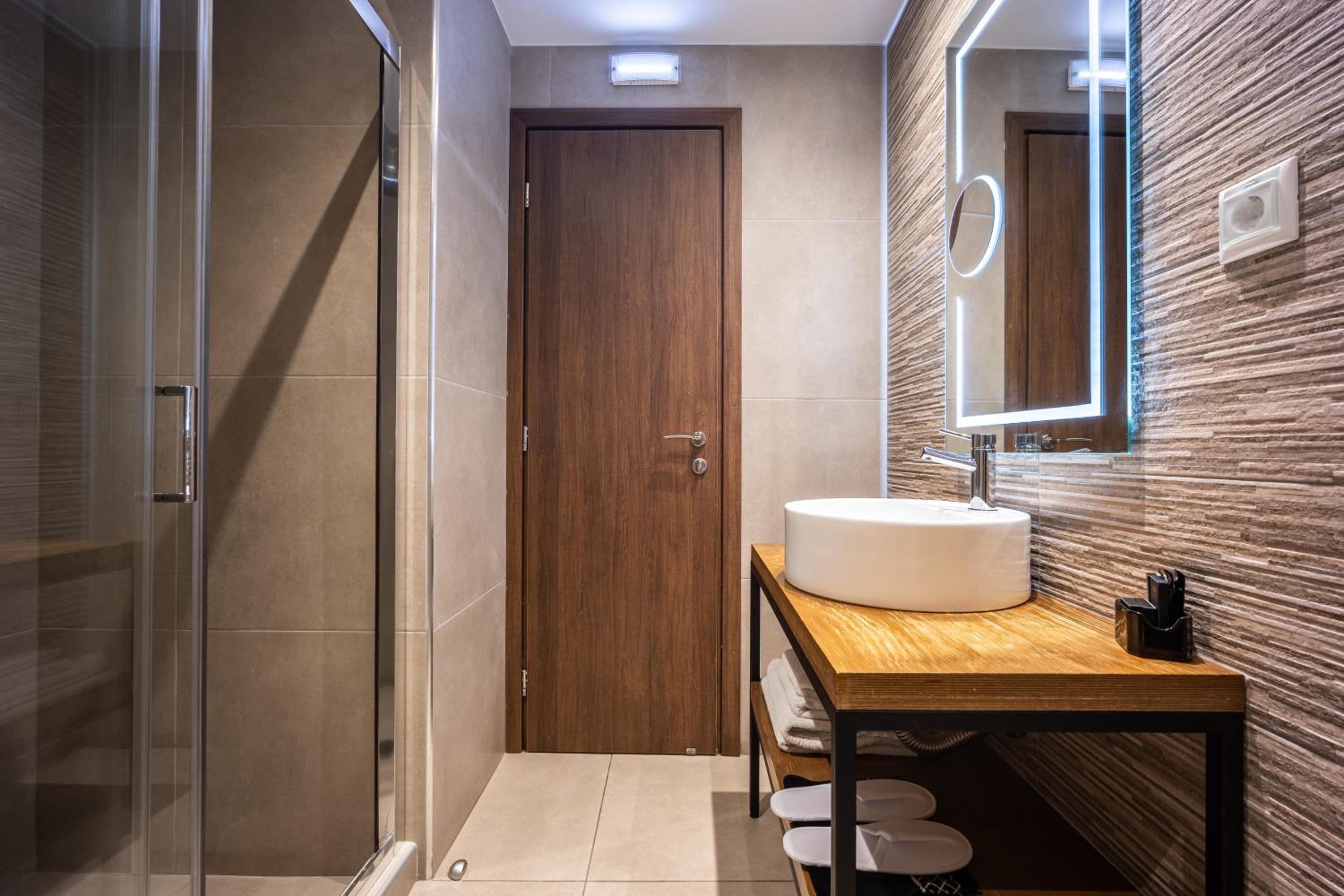 Ground Chic Room