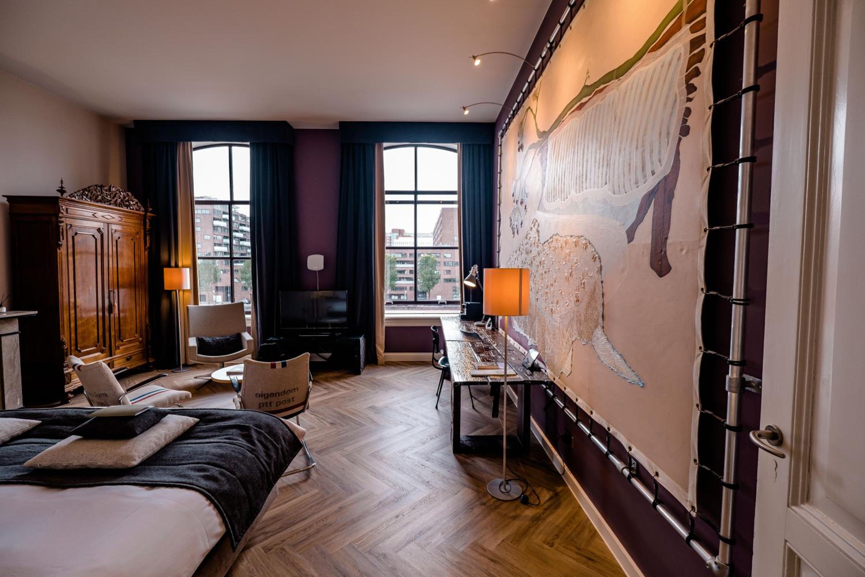 Large Suite