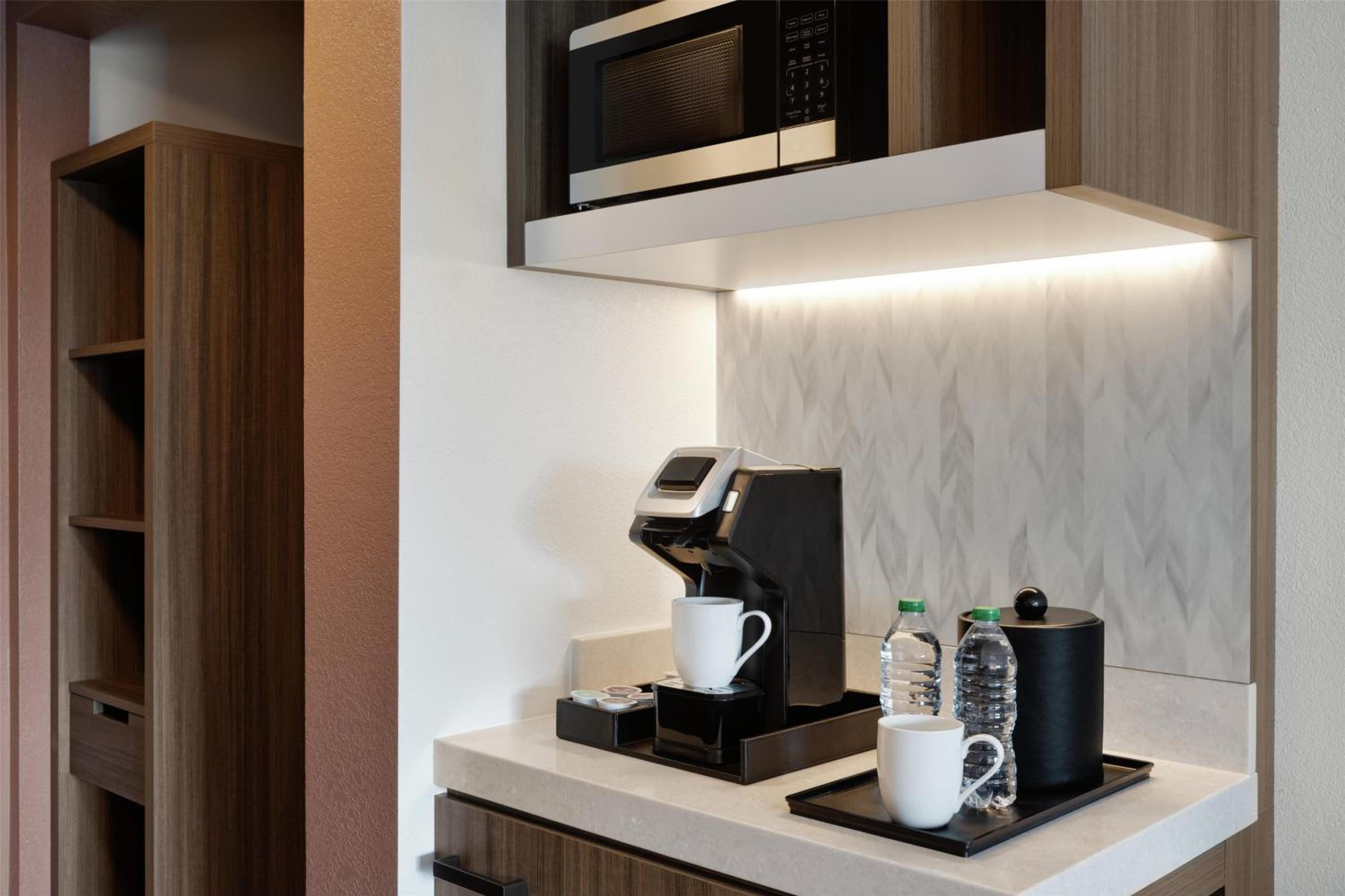 Large King Room with Sofa Bed - Non-Smoking