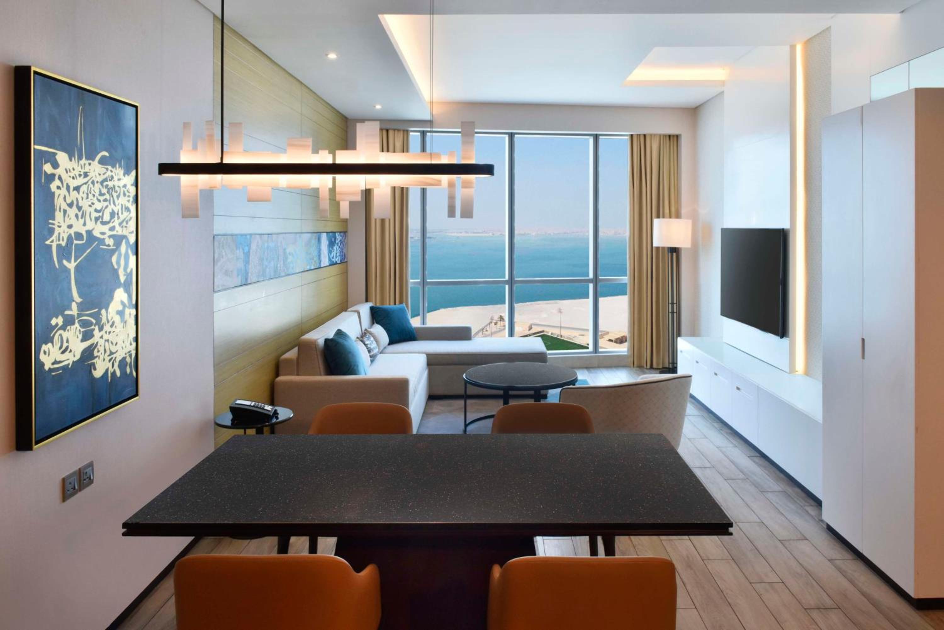 Executive One Bedroom Suite - Lounge Access