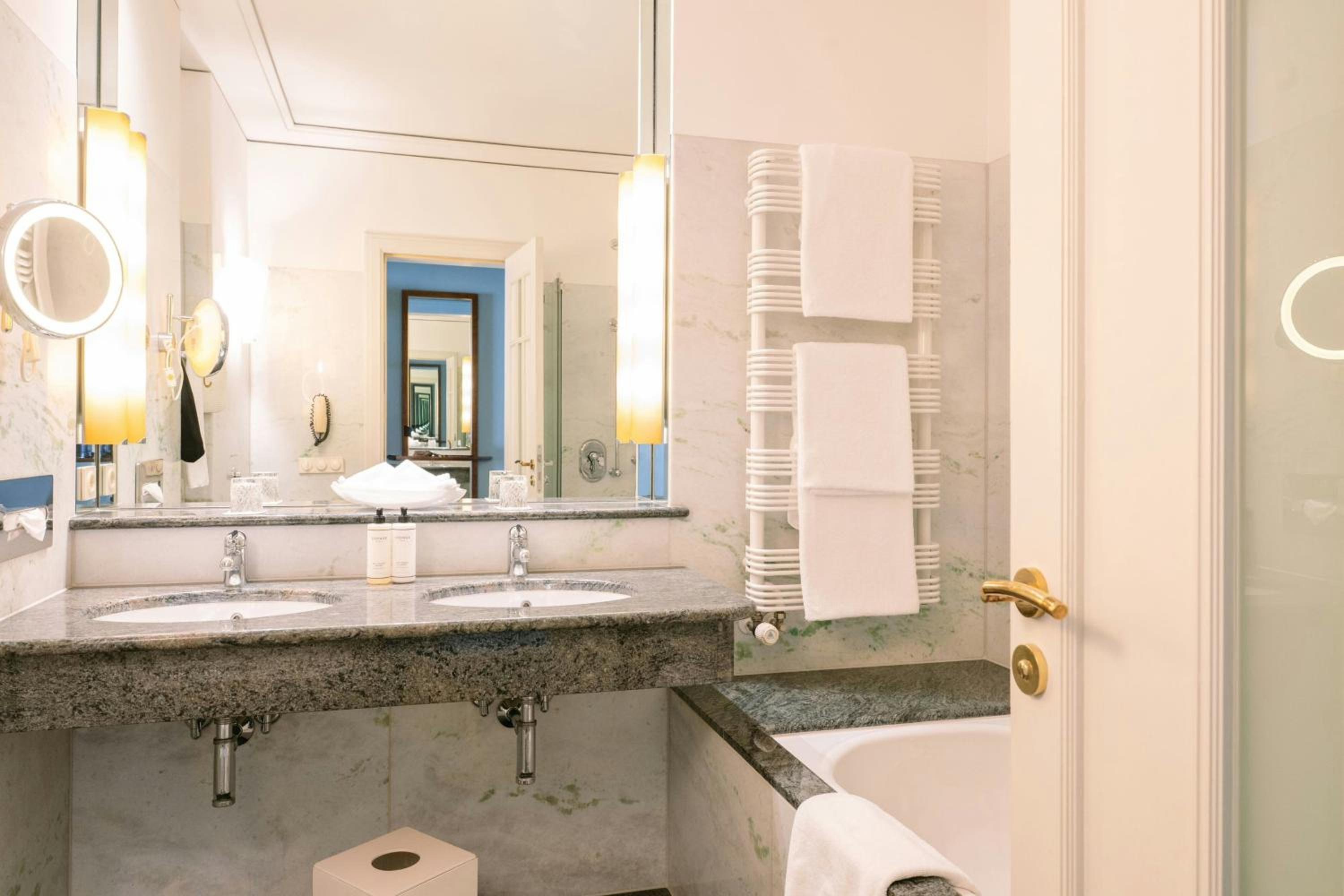 Deluxe Double Room with River View