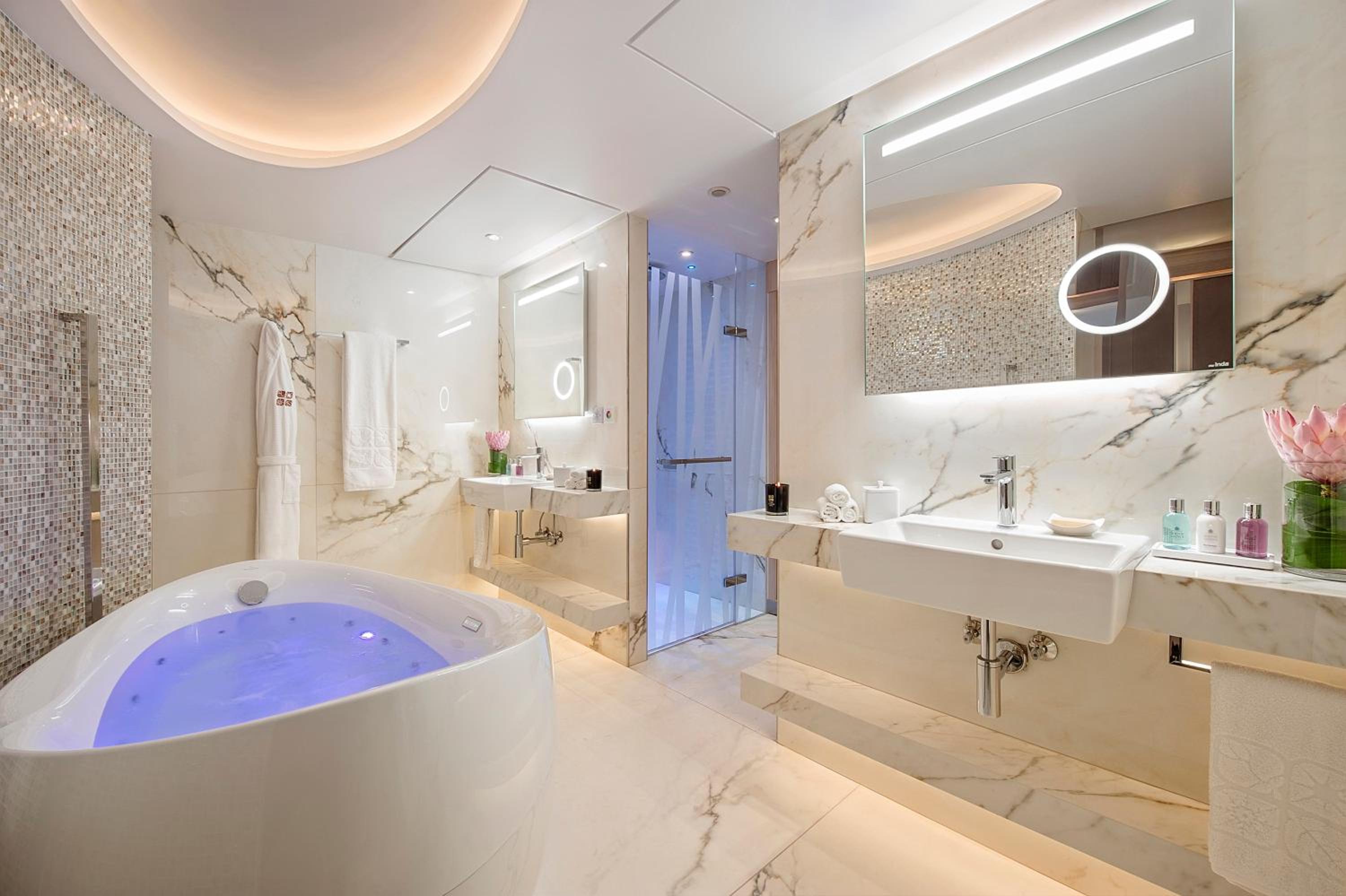 One bedroom luxury suite sea view