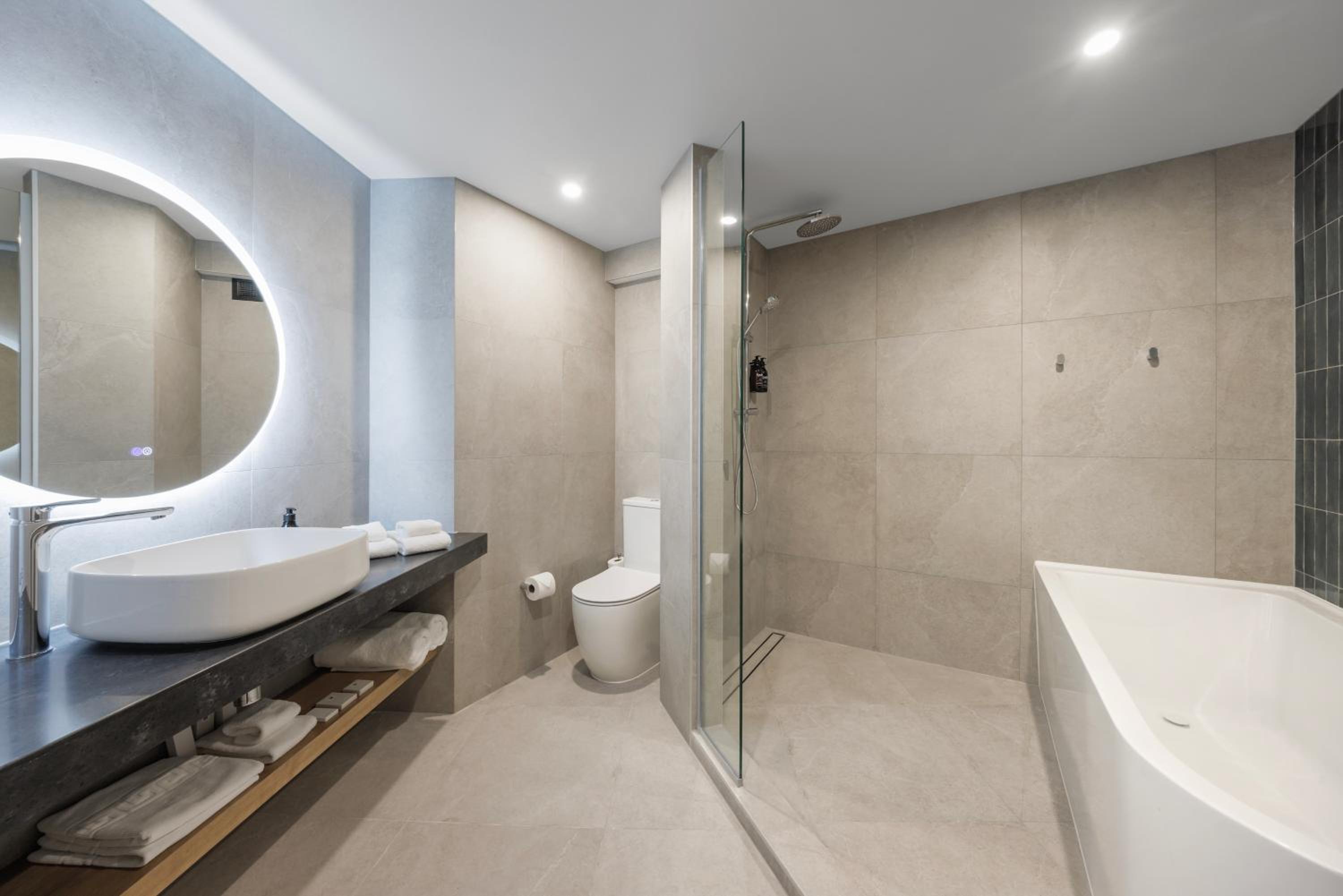 Luxury Loaded King Suite