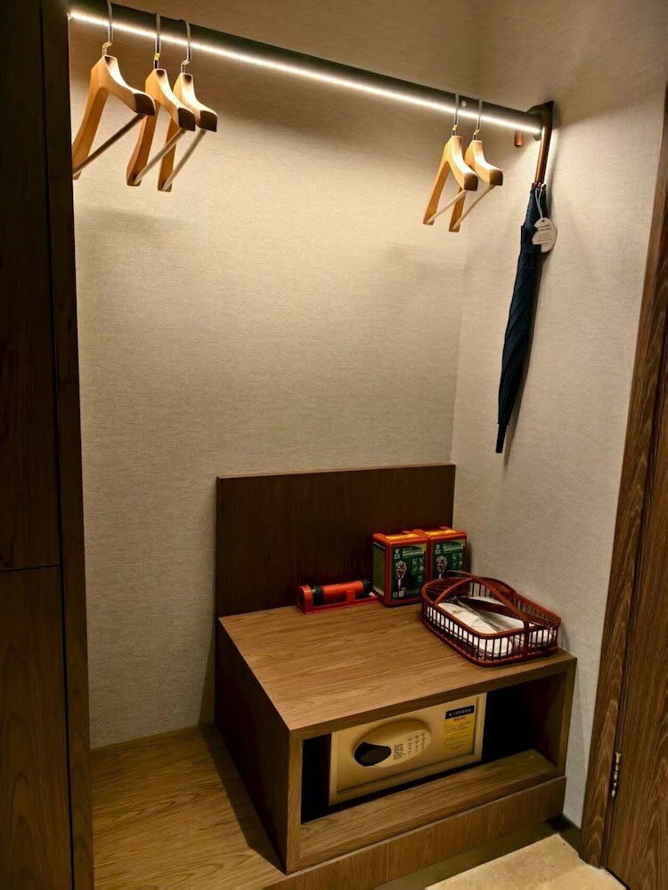 Superior Non smoking Queen Bed Room