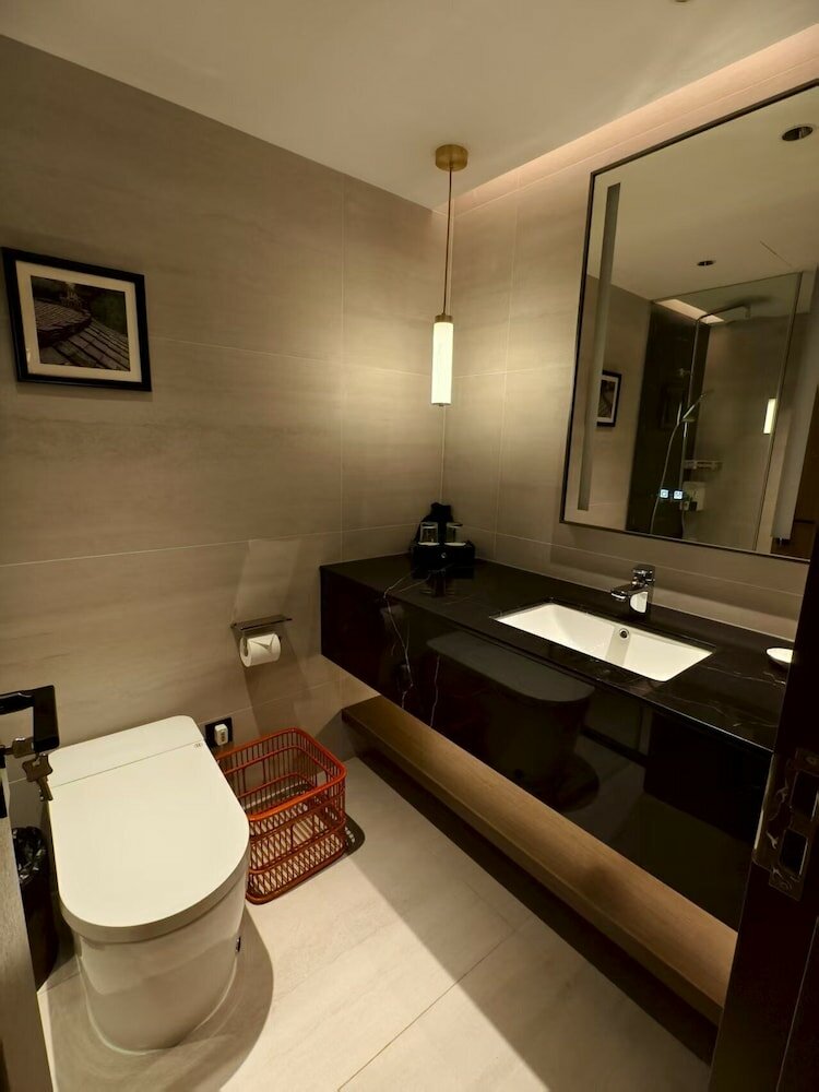 Superior Non smoking Queen Bed Room
