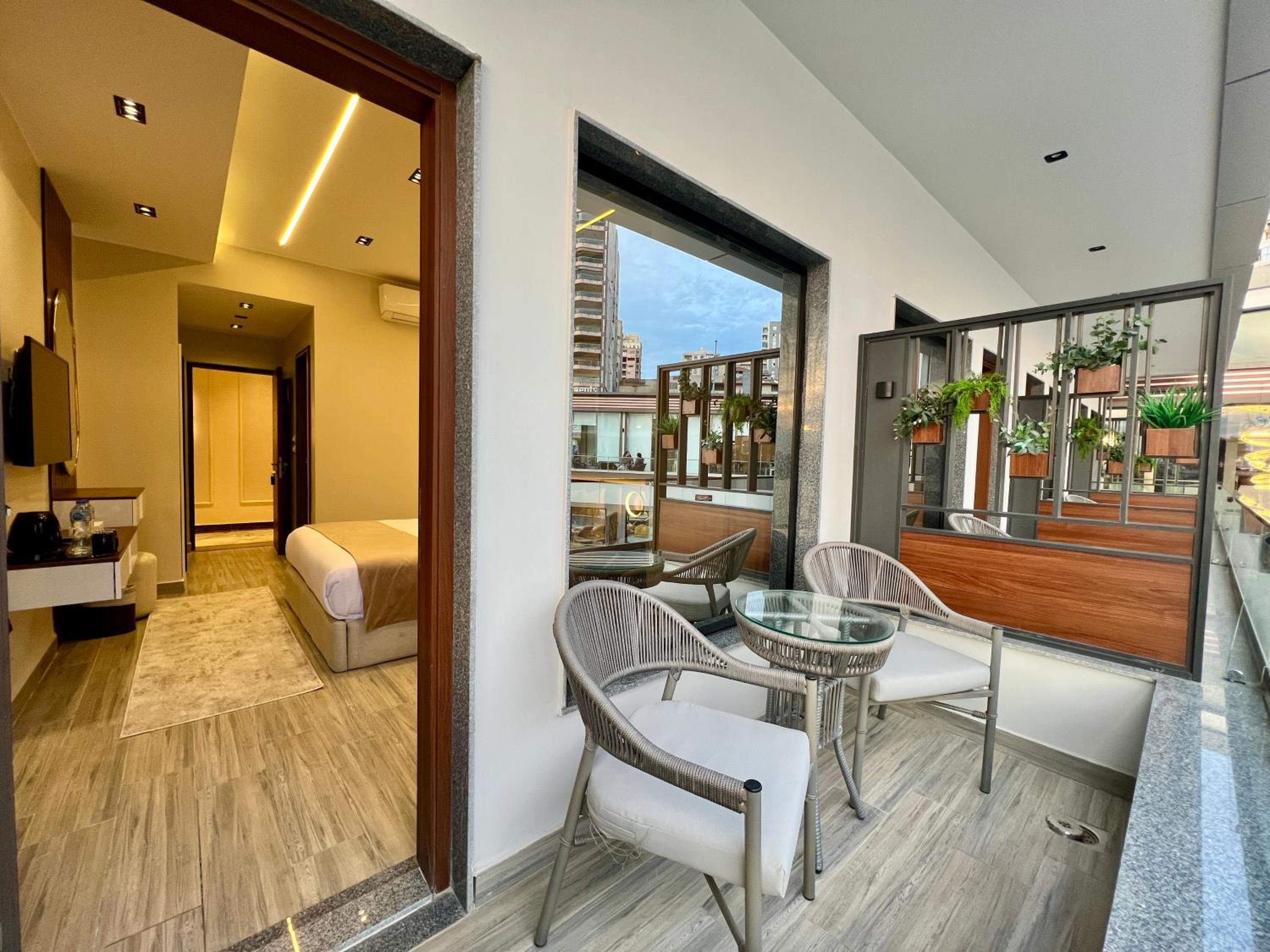 Deluxe Double or Twin Room with Sea View