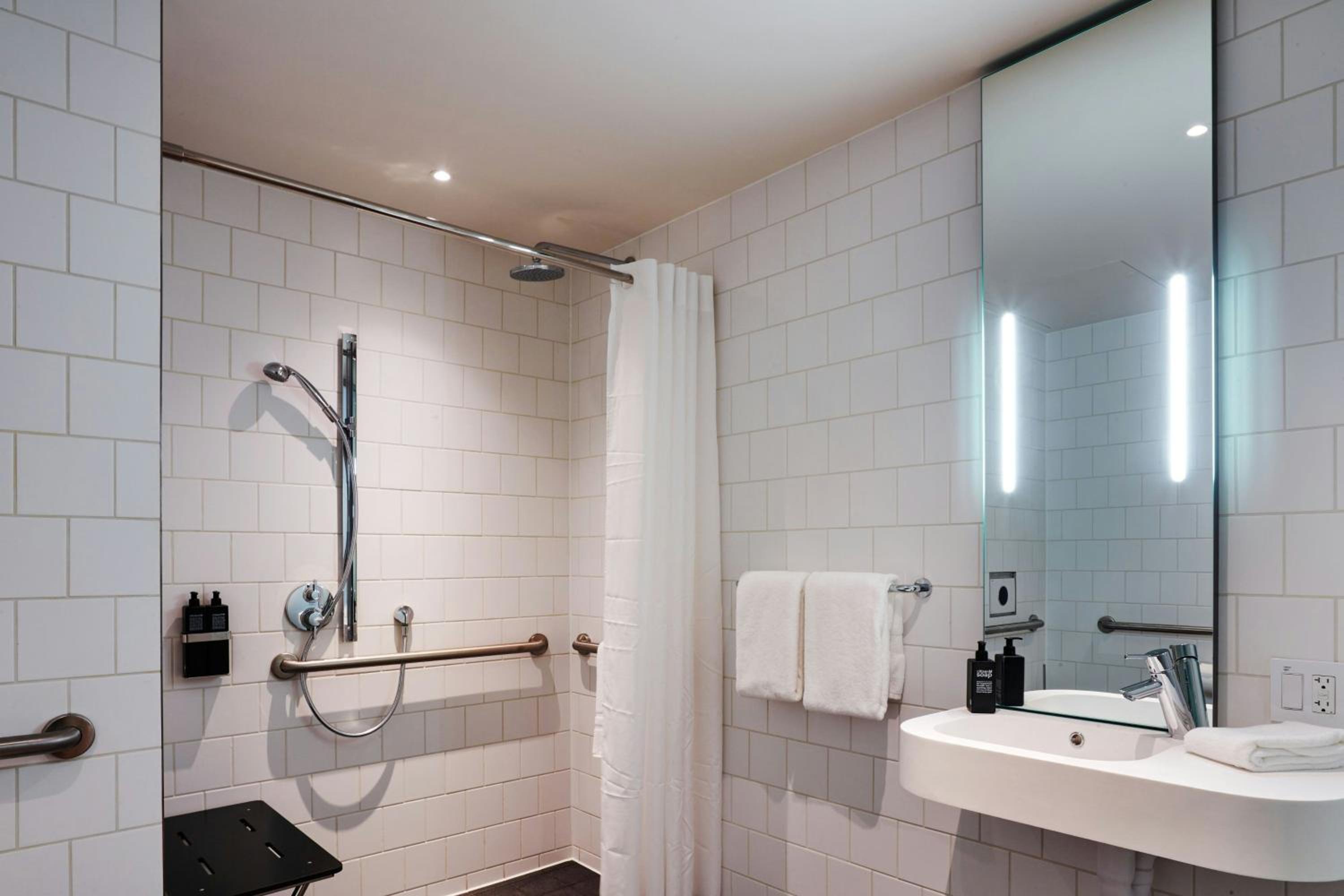 King Room - Accessible