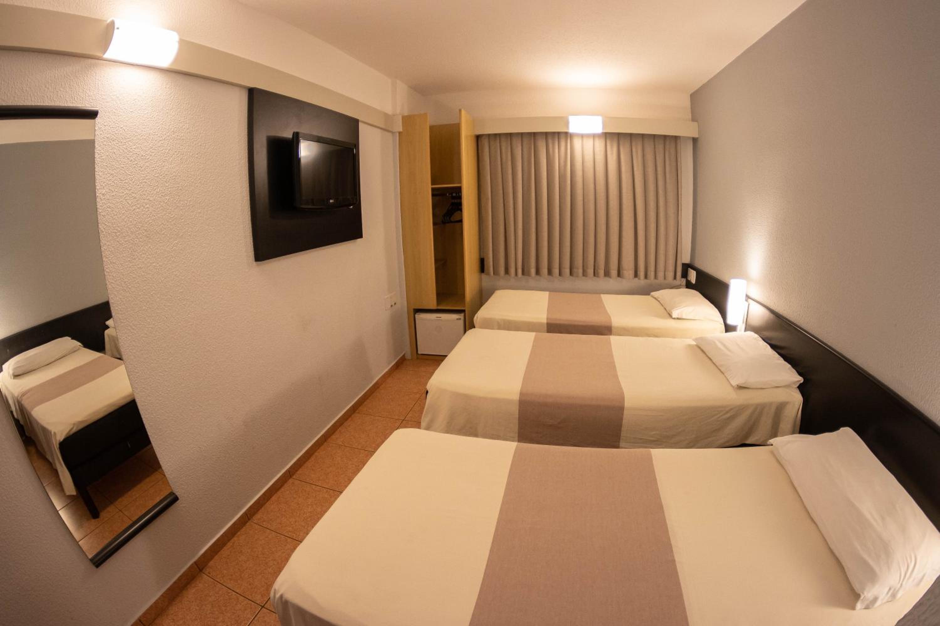 Apartment with Three Single Beds