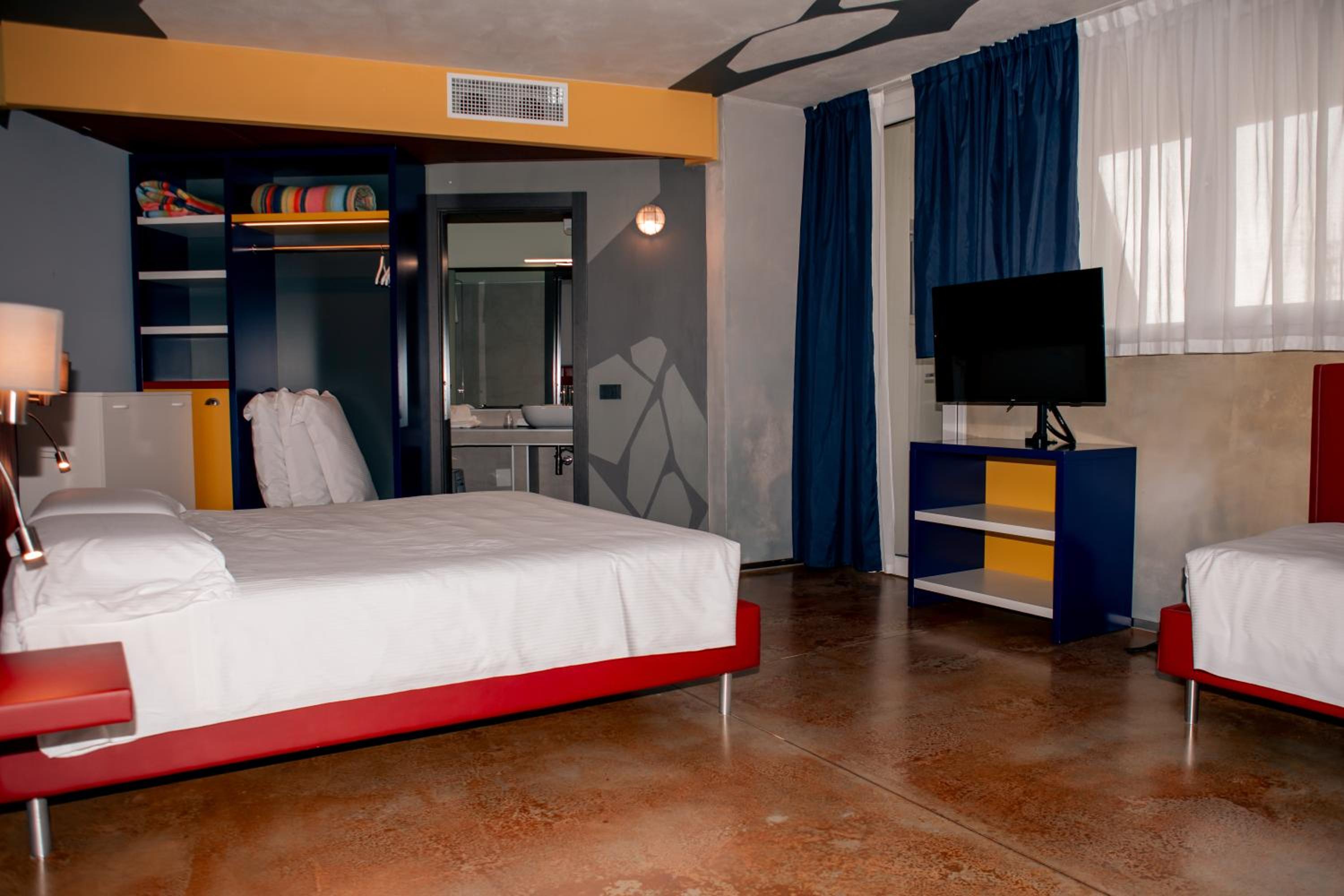 Triple Room with Balcony