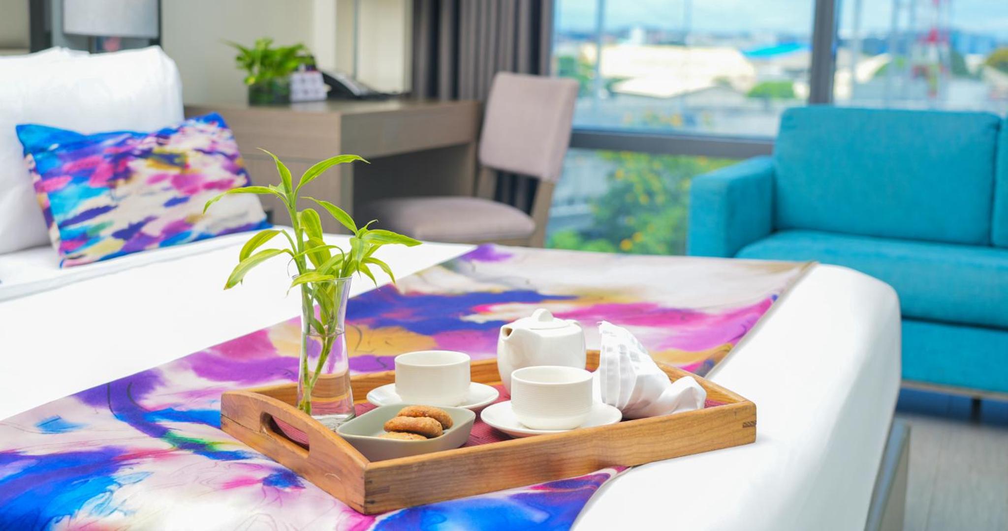 Standard Queen with Access to Pool and Gym