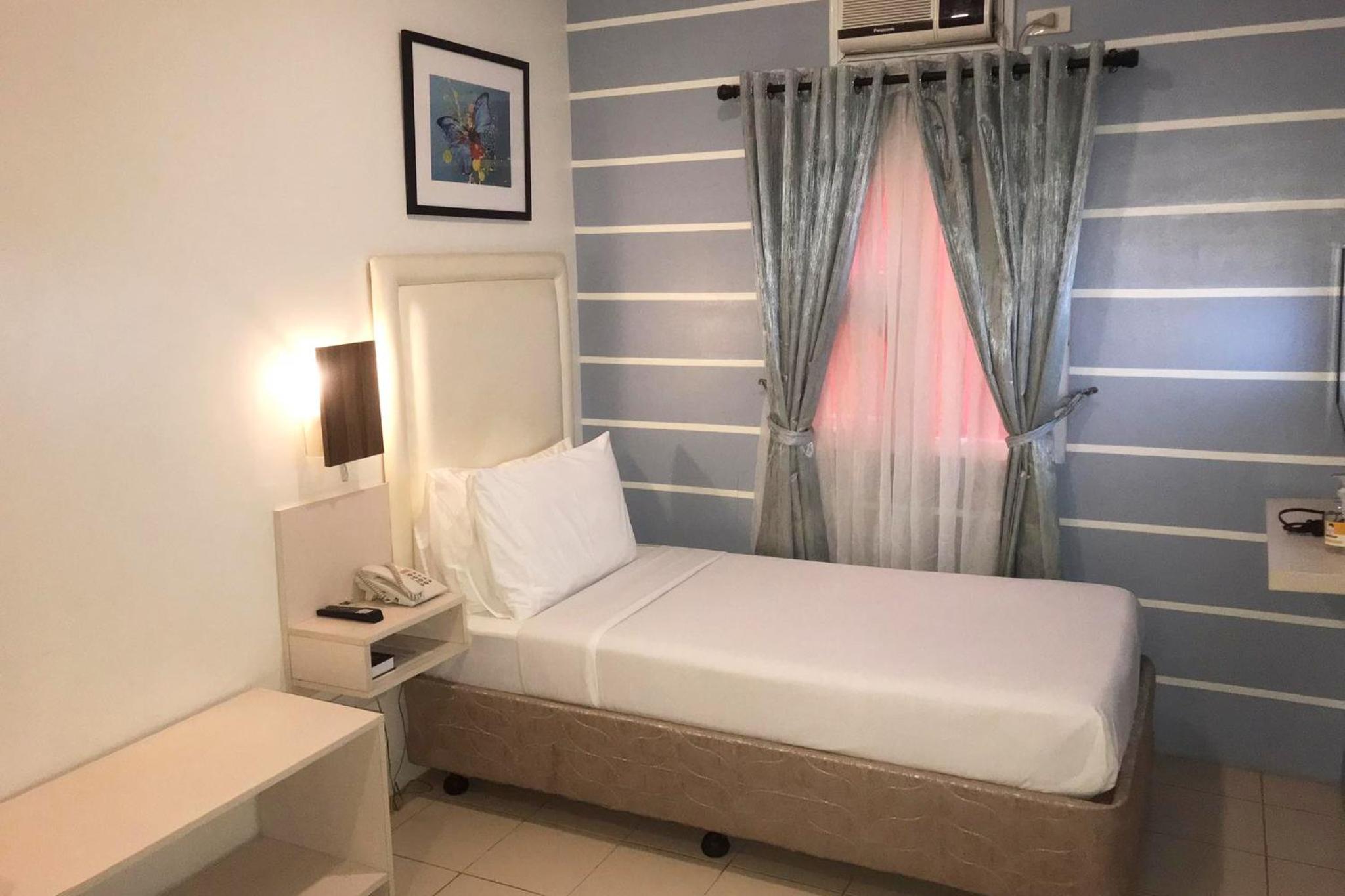 Deluxe Single Room