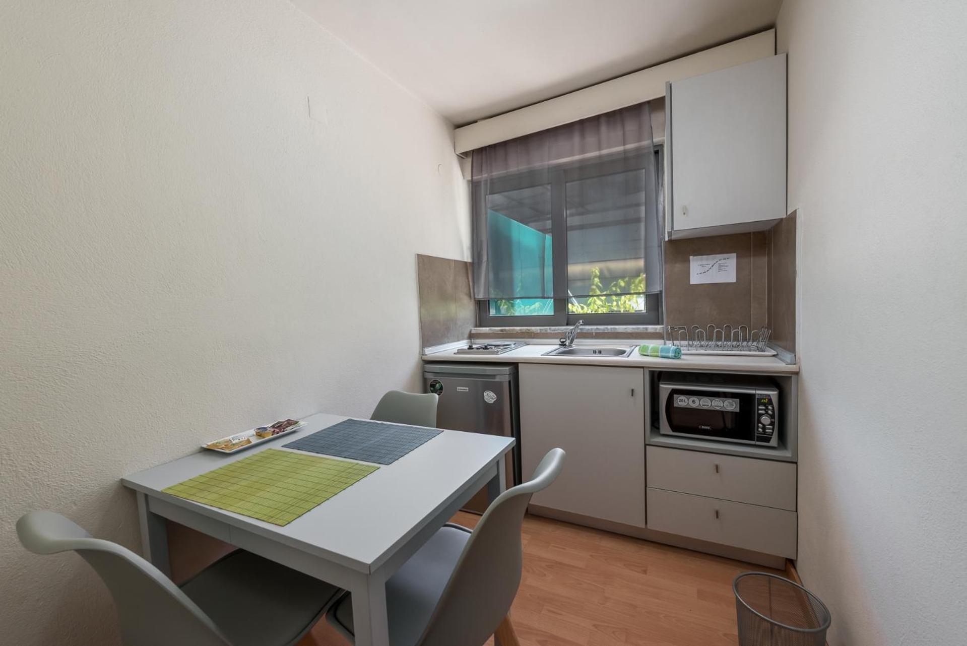 Two-Bedroom Apartment Ground Floor (2-4 Adults)