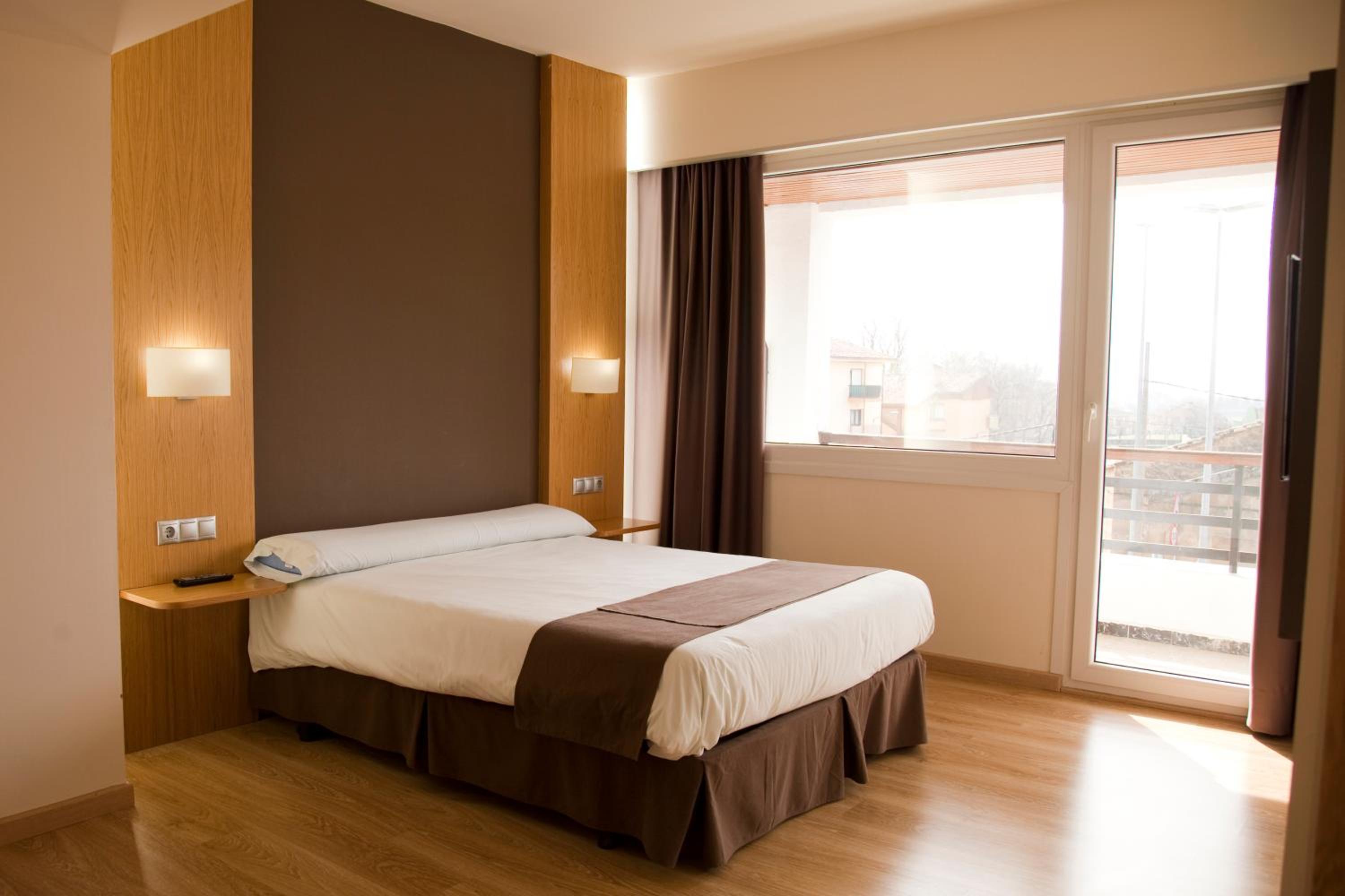 Deluxe Double or Twin Room with Balcony
