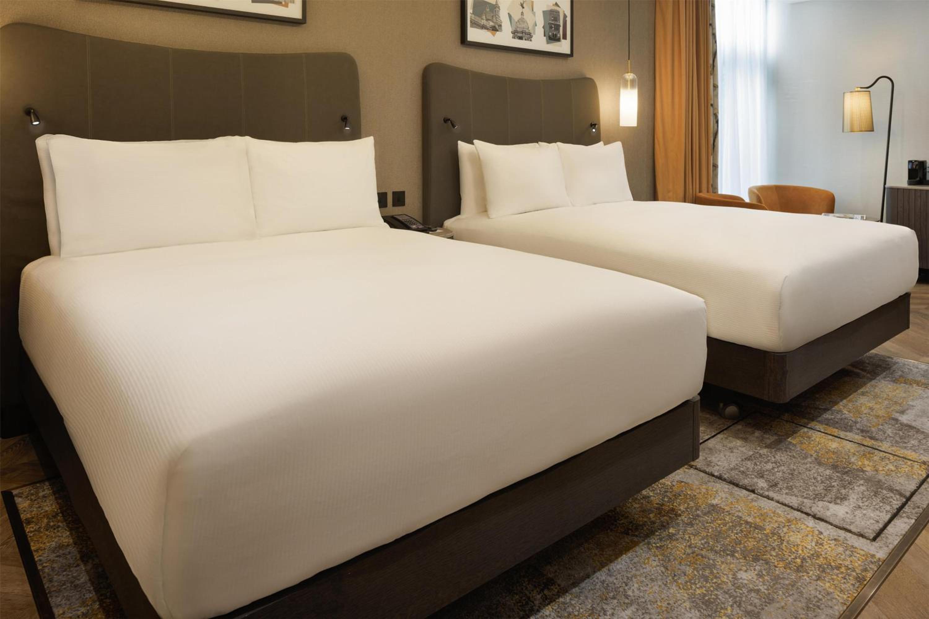 Premium Queen Room