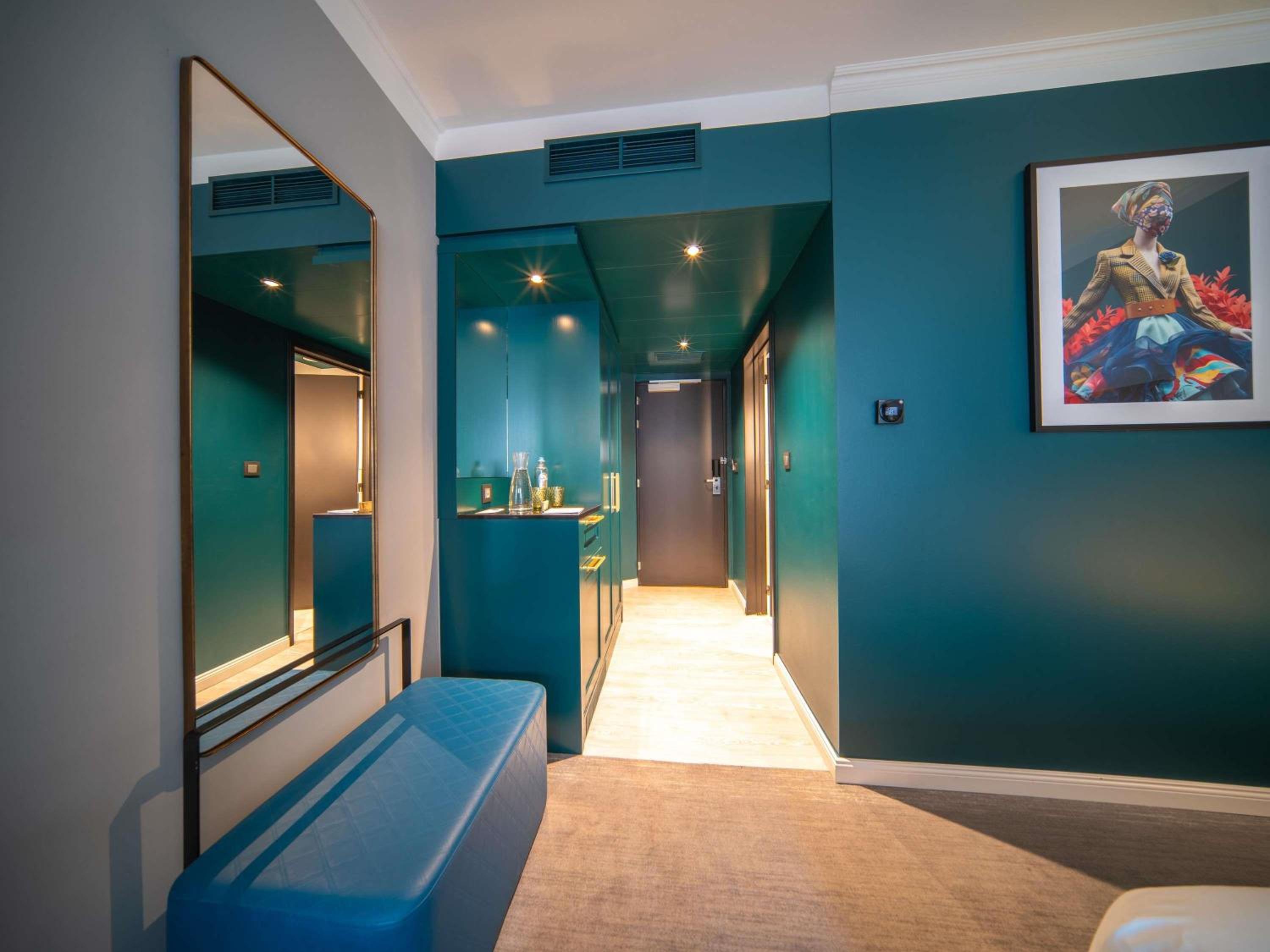 Superior Twin Room - City Side