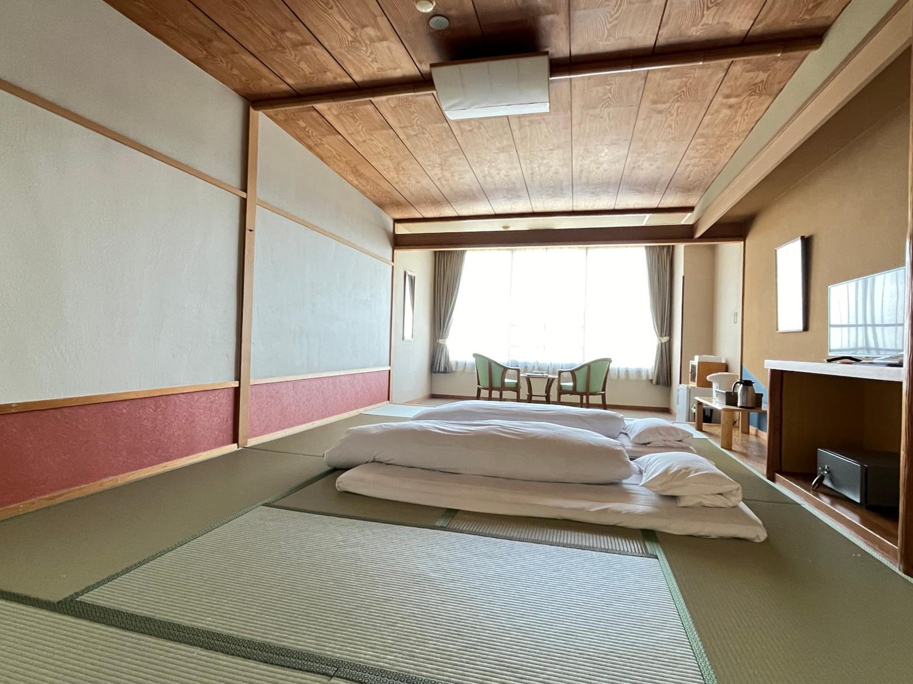 Japanese-Style Room Ocean side Lower Floor - Smoking