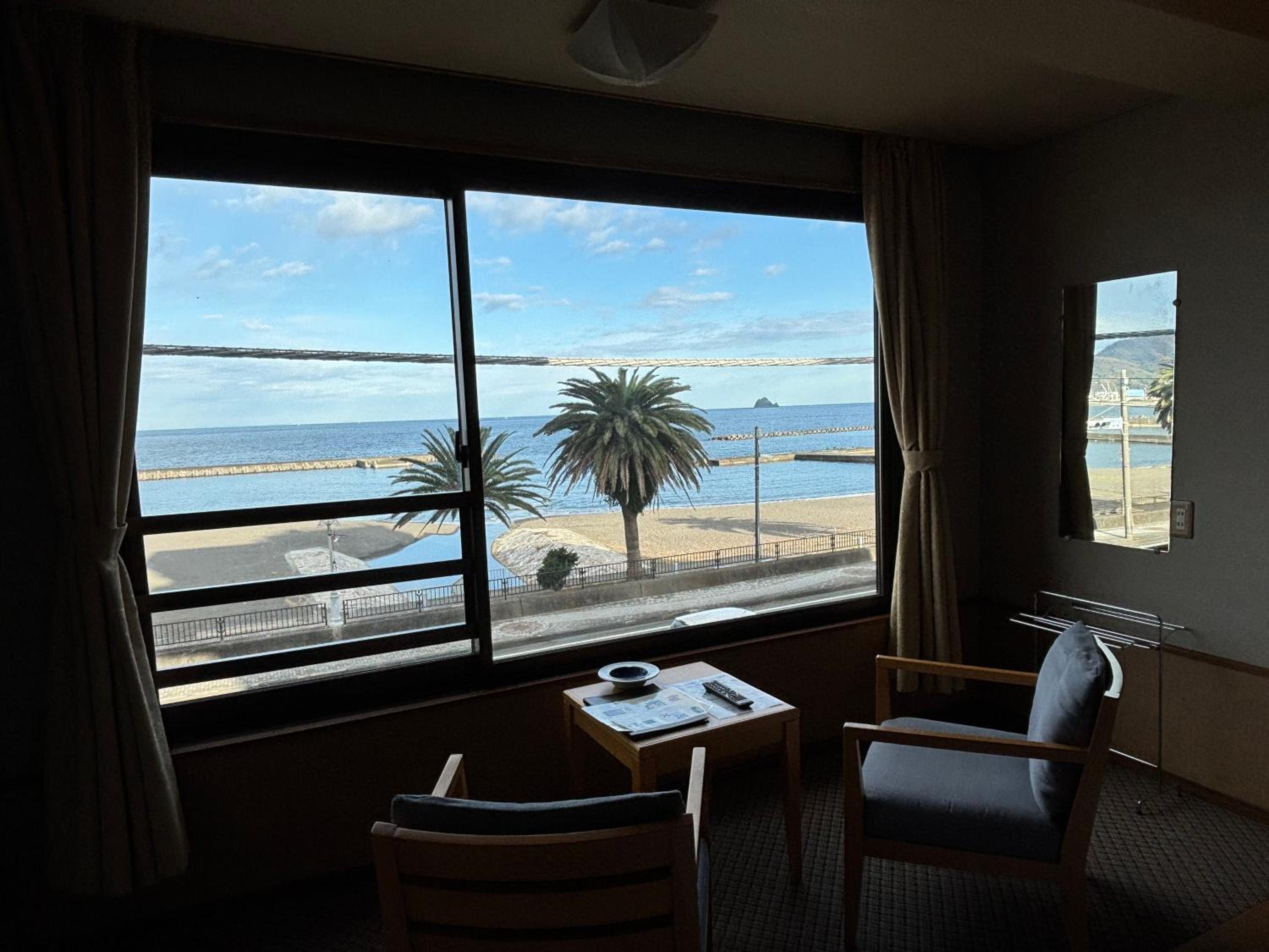 Japanese-Style Room Ocean side Lower Floor - Smoking