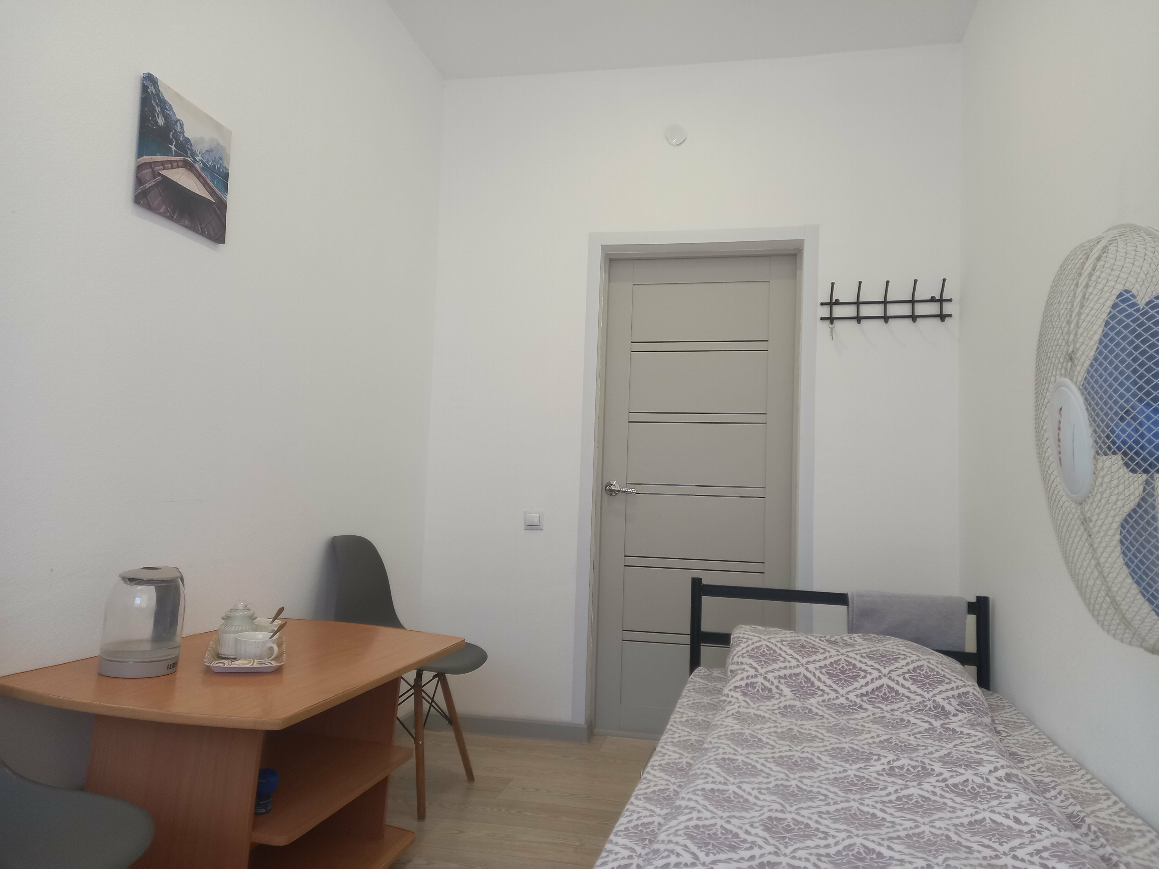 Одноместный номер с общим душем и туалетом