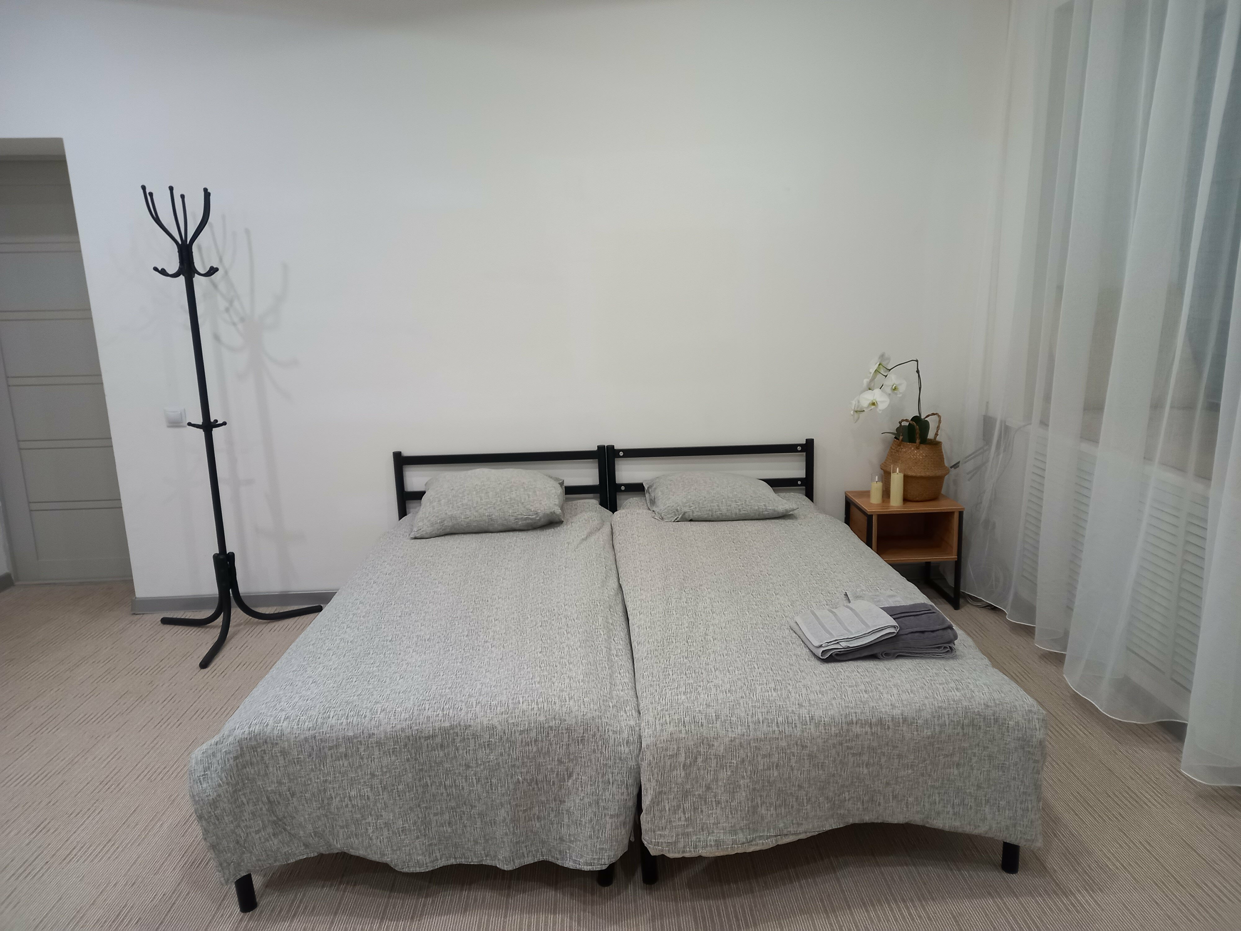 Студия вместимостью до 4 человек с односпальными кроватями