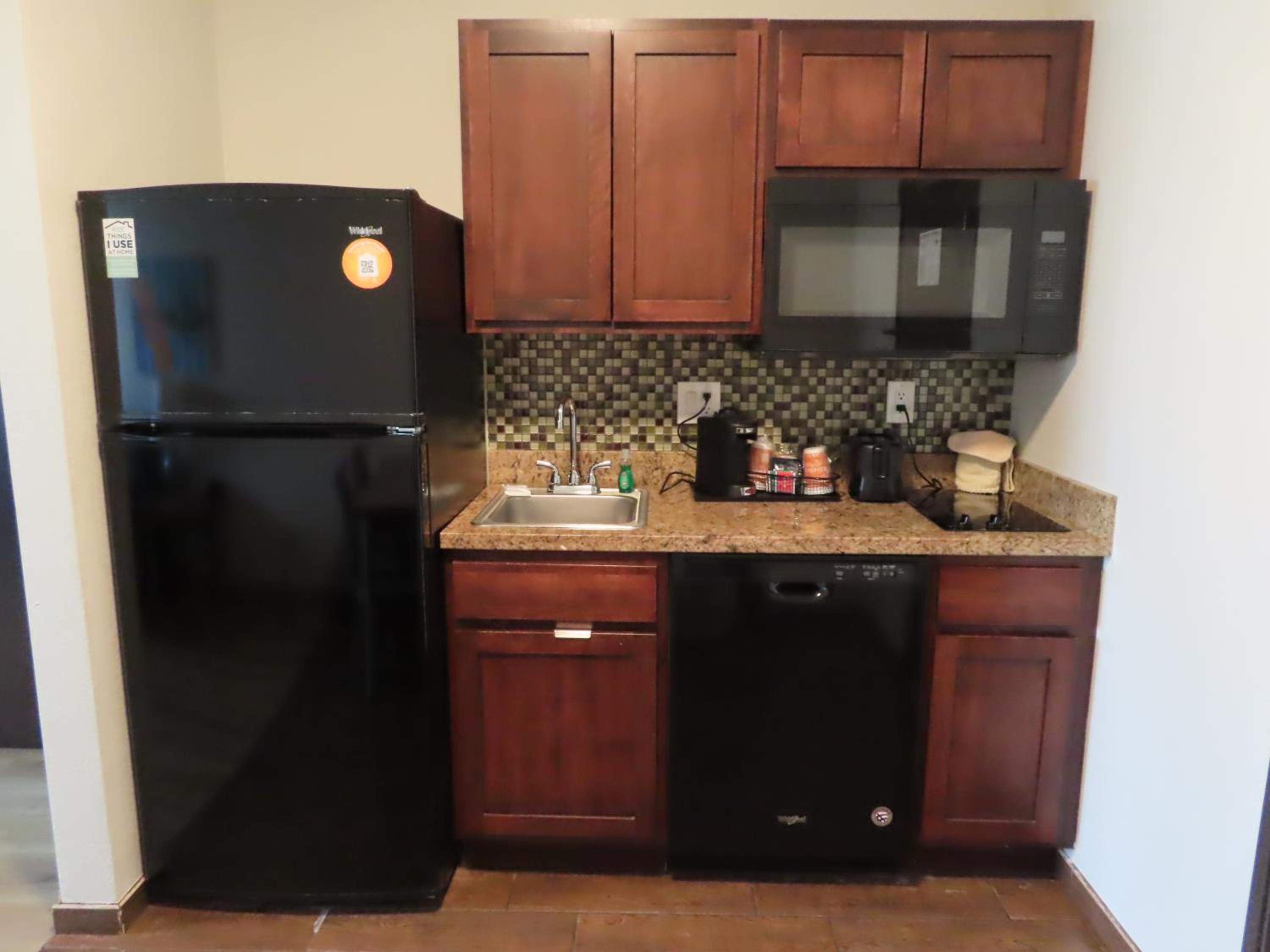 King Suite with Roll-In Shower - Accessible/Non-Smoking