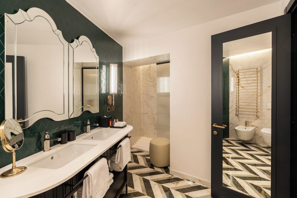 Signature Suite (Medici)