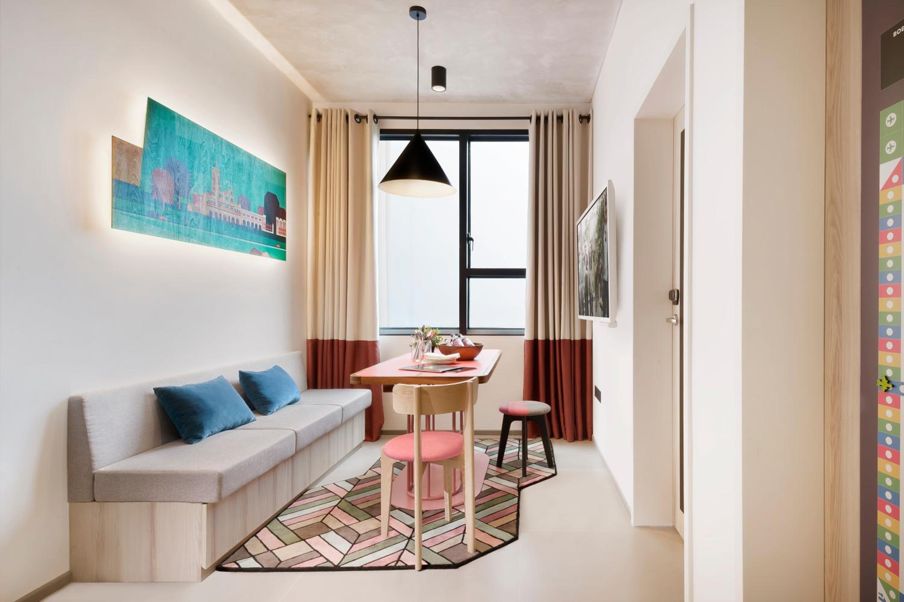 All Together - 4 Bedroom (Family Room)